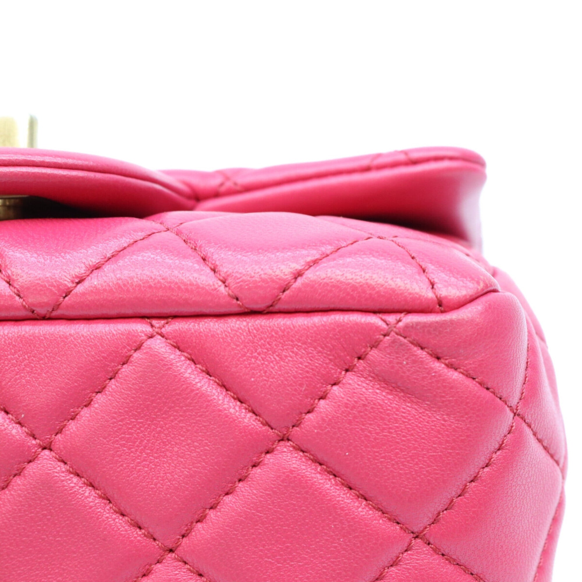 Chanel Pink Leather Shoulder Bag (Pre-Owned)