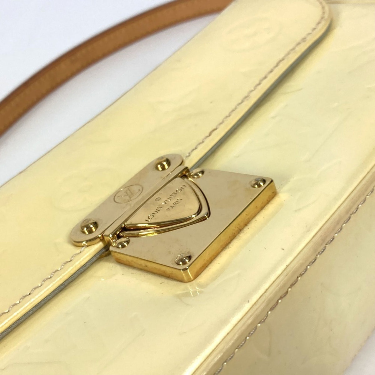 Louis Vuitton Monogram Vernis Pearl White Monogram Vernis Shoulder Bag (Pre-Owned)