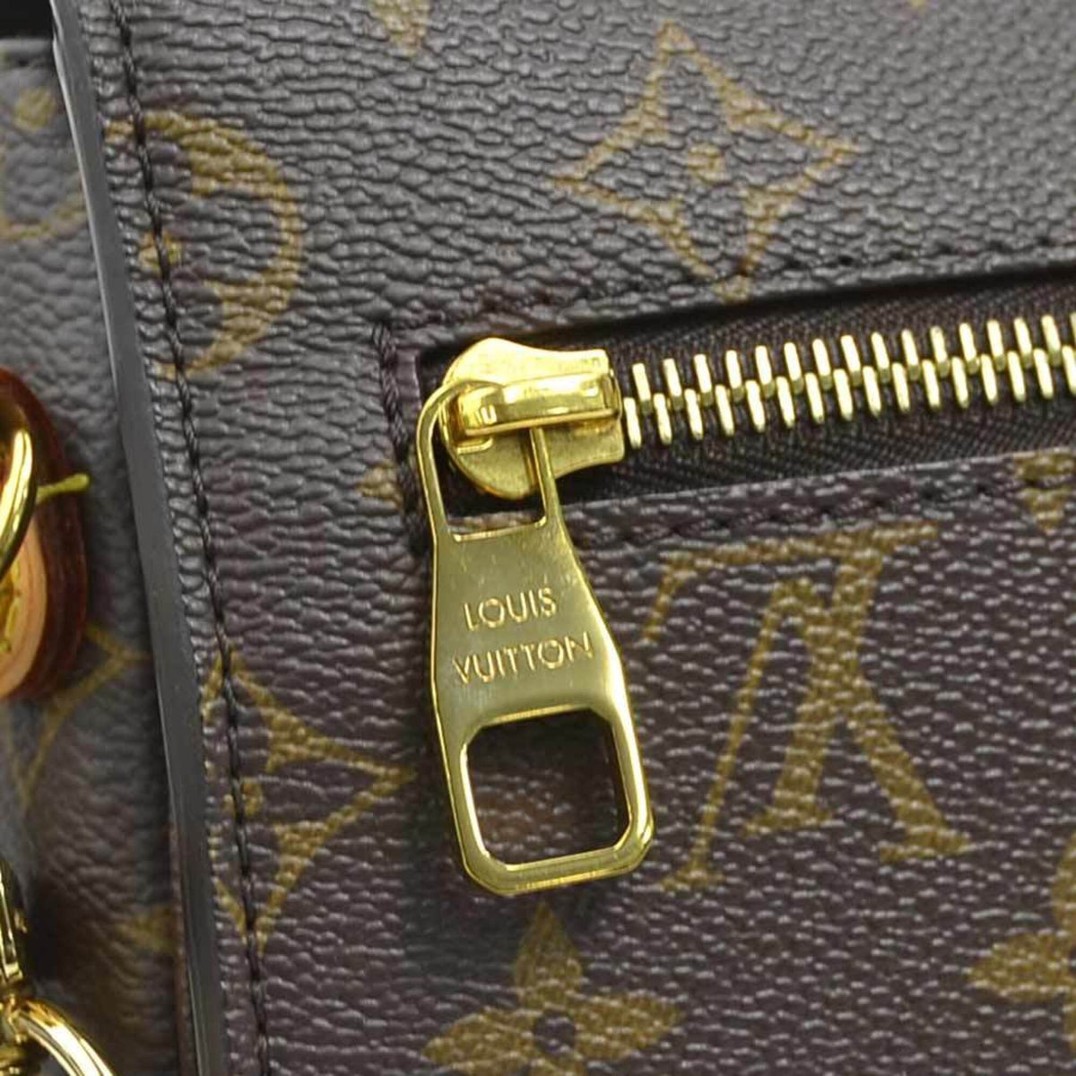 Louis Vuitton Brown Monogram Monogram Pochette Shoulder Bag (Pre-Owned)