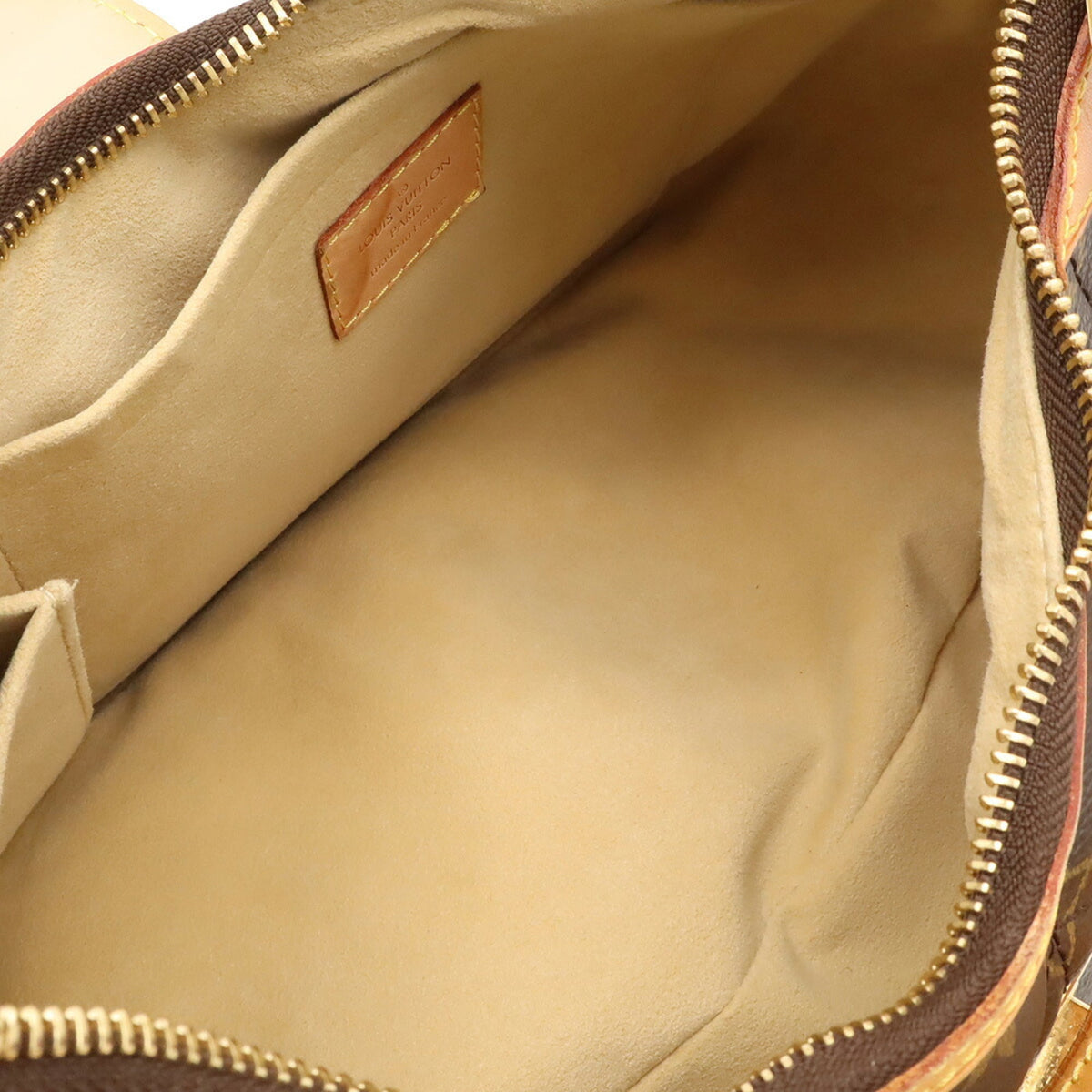 Louis Vuitton Brown Shoulder Bag (Pre-Owned)