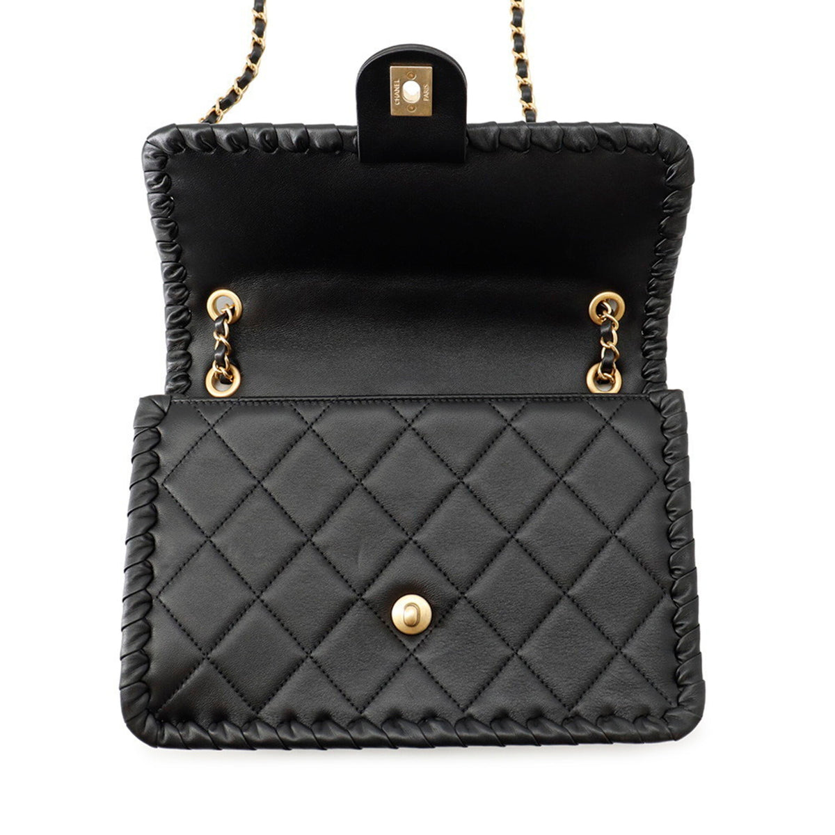 Chanel Matelasse Black Leather Handbag Shoulder Bag (Pre-Owned)