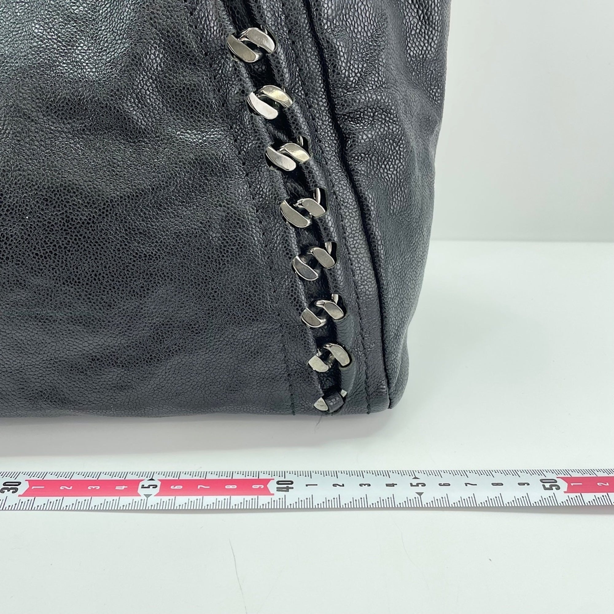 Chanel Black Shoulder Bag (Pre-Owned)
