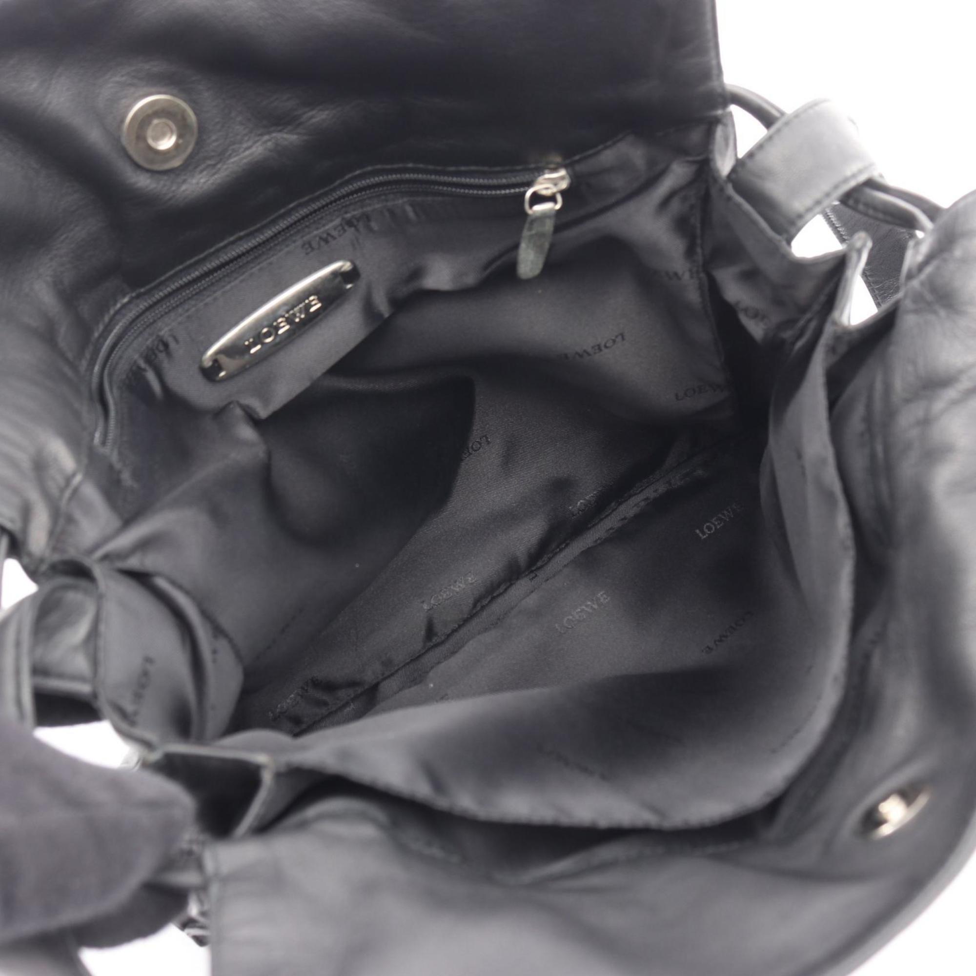 Loewe Black Leather Shoulder Bag (Pre-Owned)