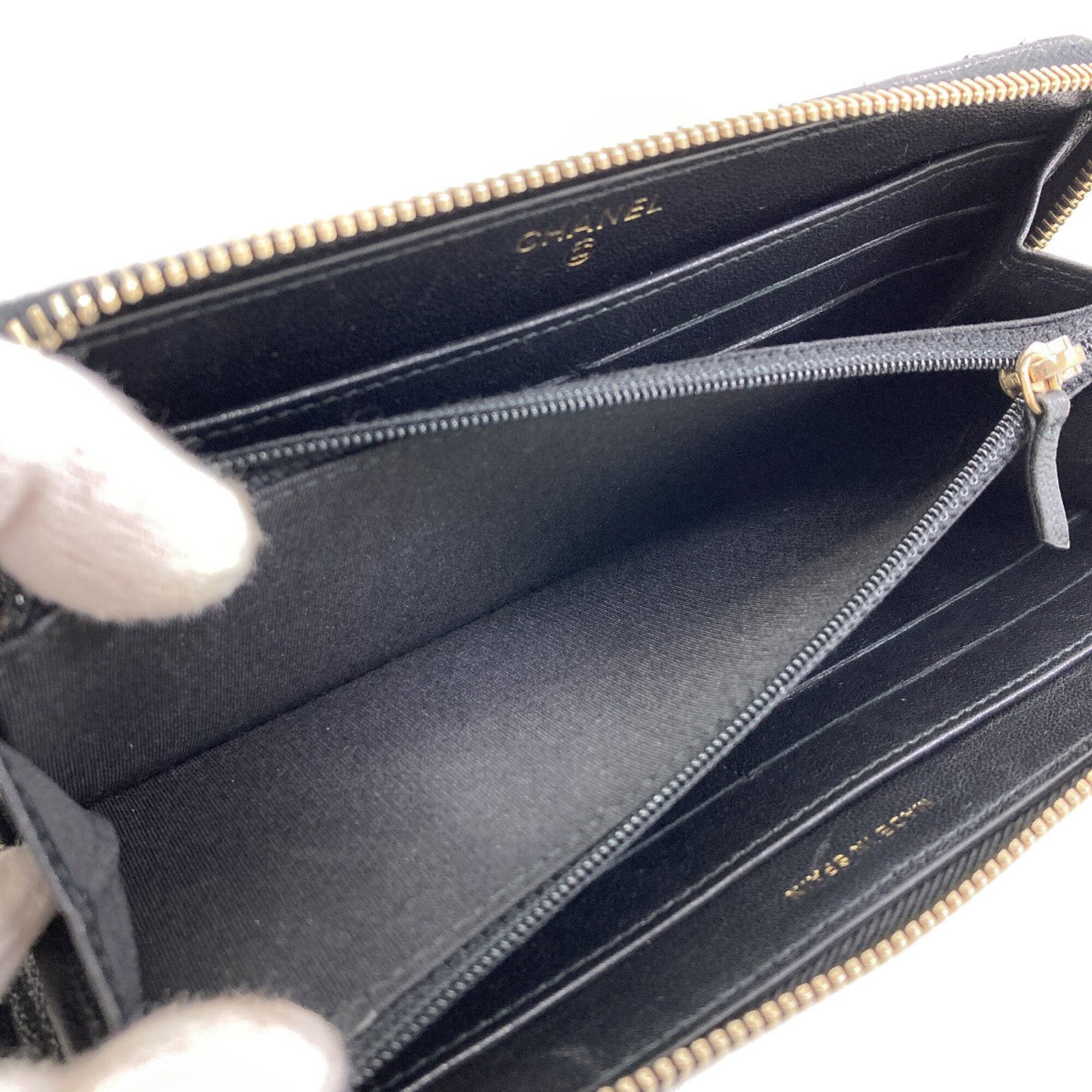 Chanel Beige Black Leather Long Wallet (Bi-Fold) (Pre-Owned)