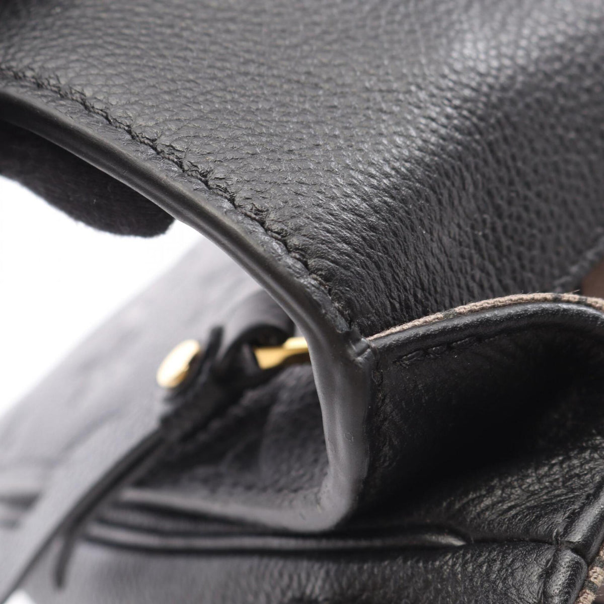 Louis Vuitton Black Leather Handbag Pochette (Pre-Owned)
