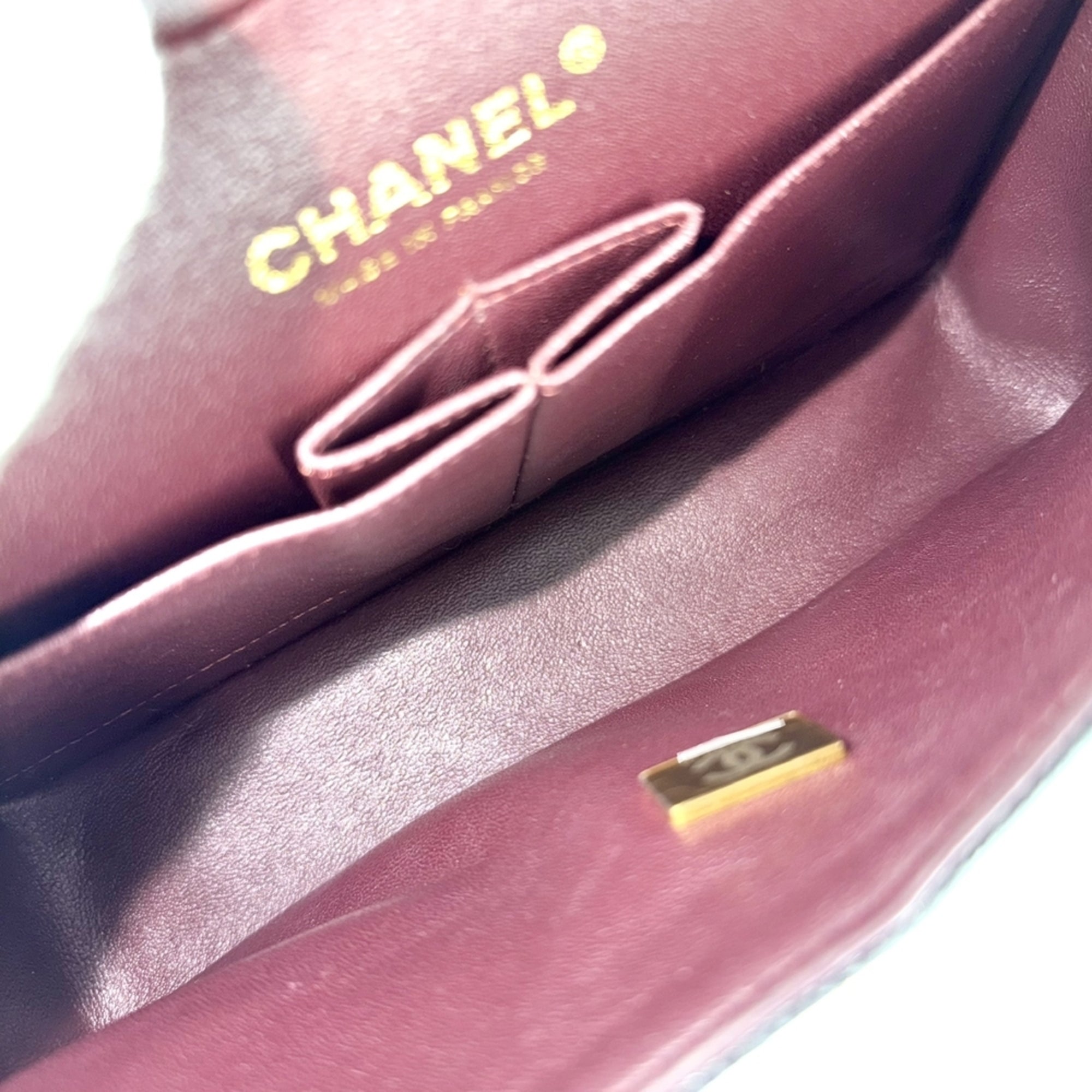 Chanel Black Grained Calfskin Shoulder Bag (Pre-Owned)