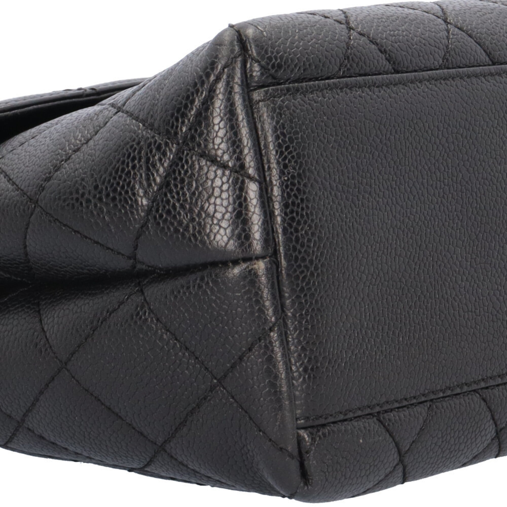Chanel Matelasse Black Grained Calfskin Handbag (Pre-Owned)