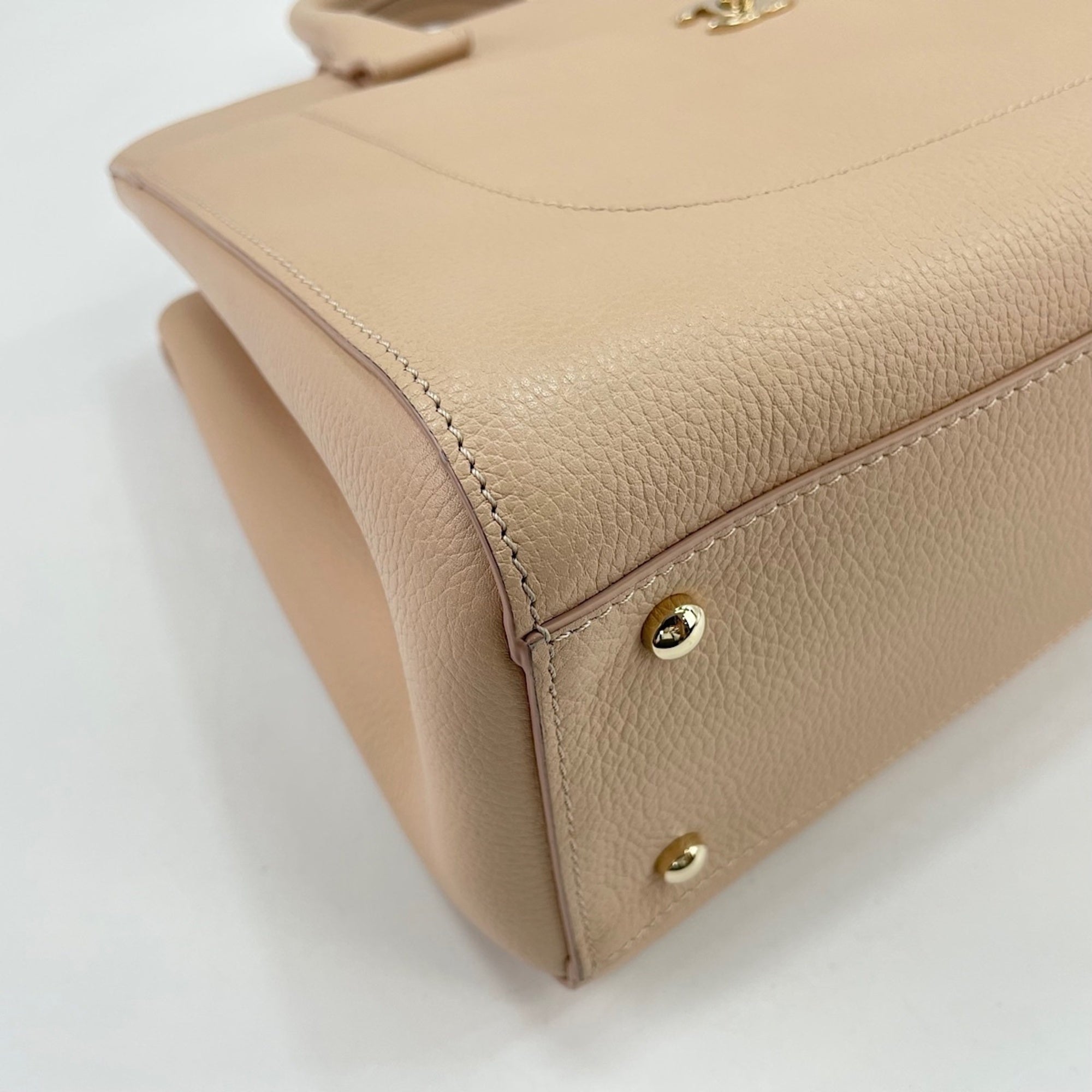 Chanel Pink Handbag (Pre-Owned)