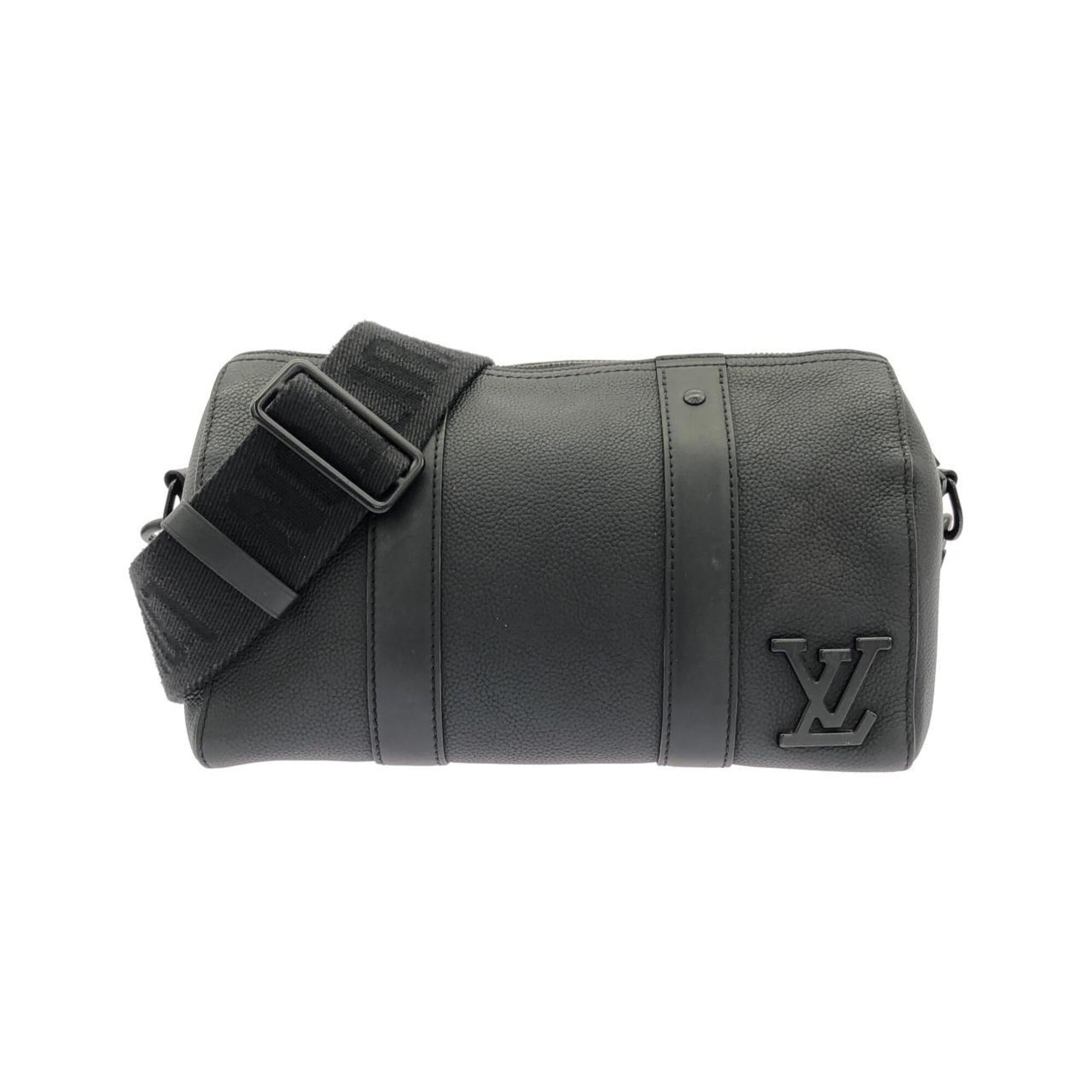 Louis Vuitton Black Leather Shoulder Bag (Pre-Owned)