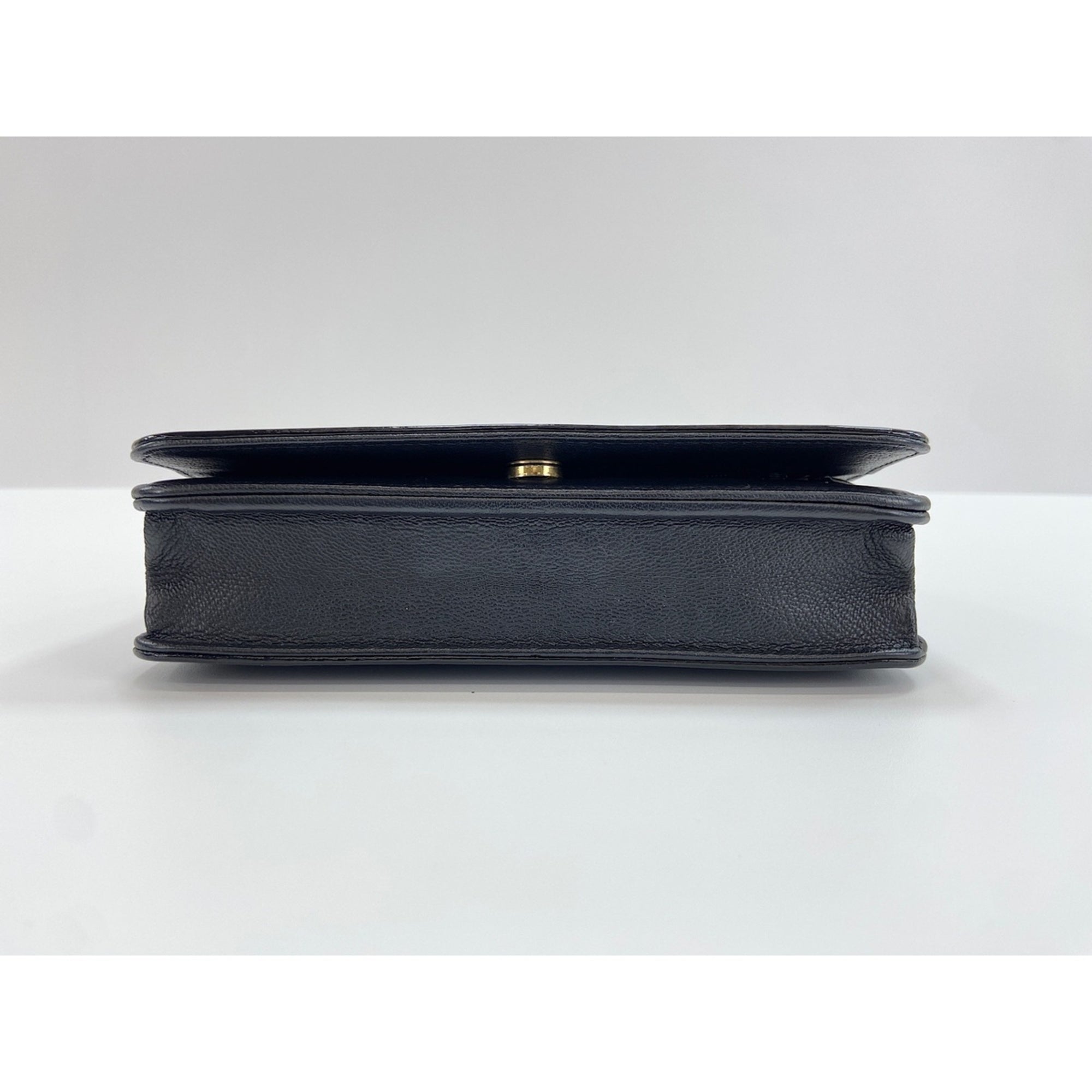 Chanel Black Shoulder Bag (Pre-Owned)