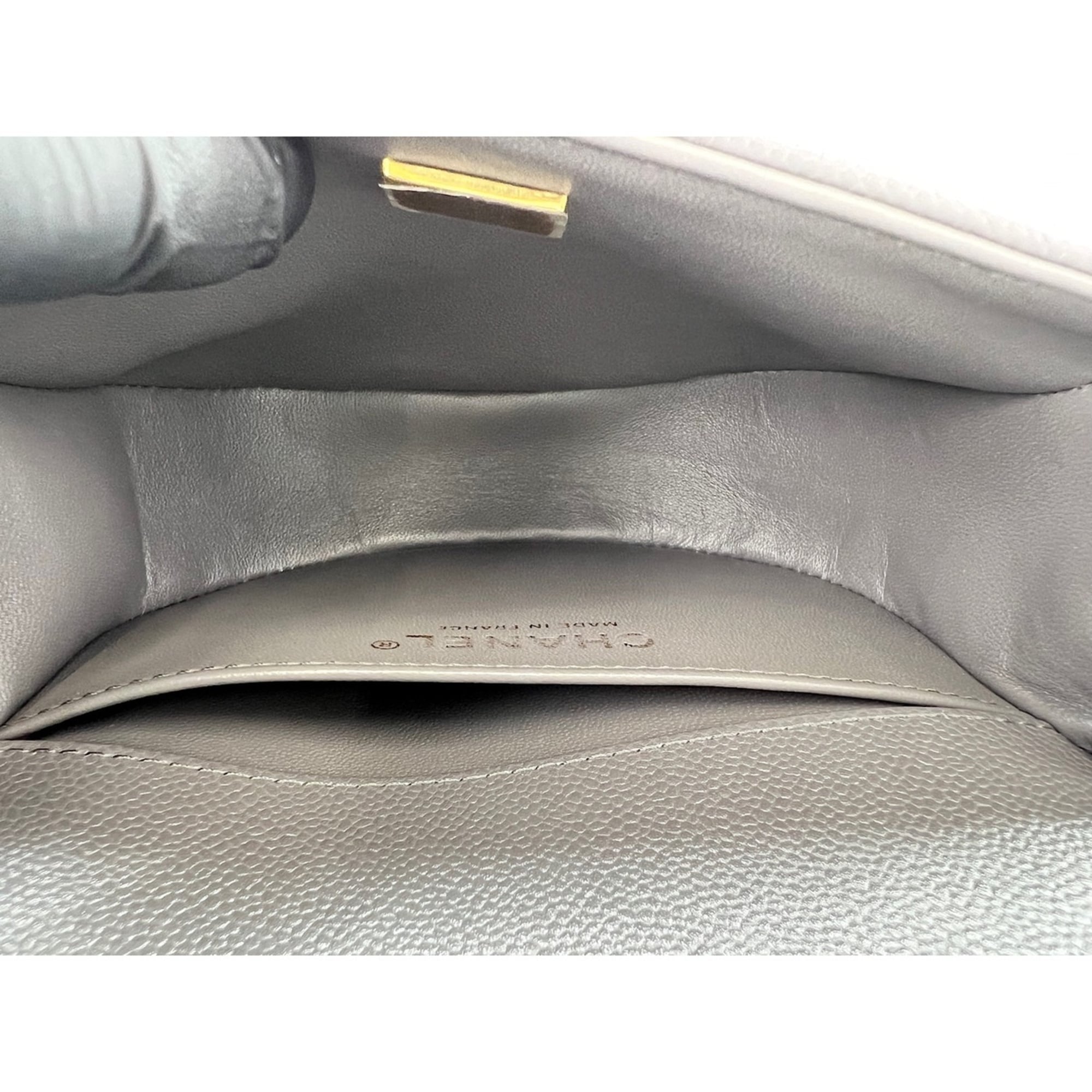 Chanel Boy Chanel Gray Shoulder Bag (Pre-Owned)