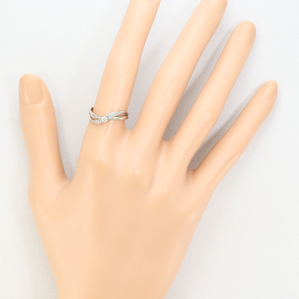 Unbranded White Gold White Gold (10K) Band Ring (Pre-Owned)