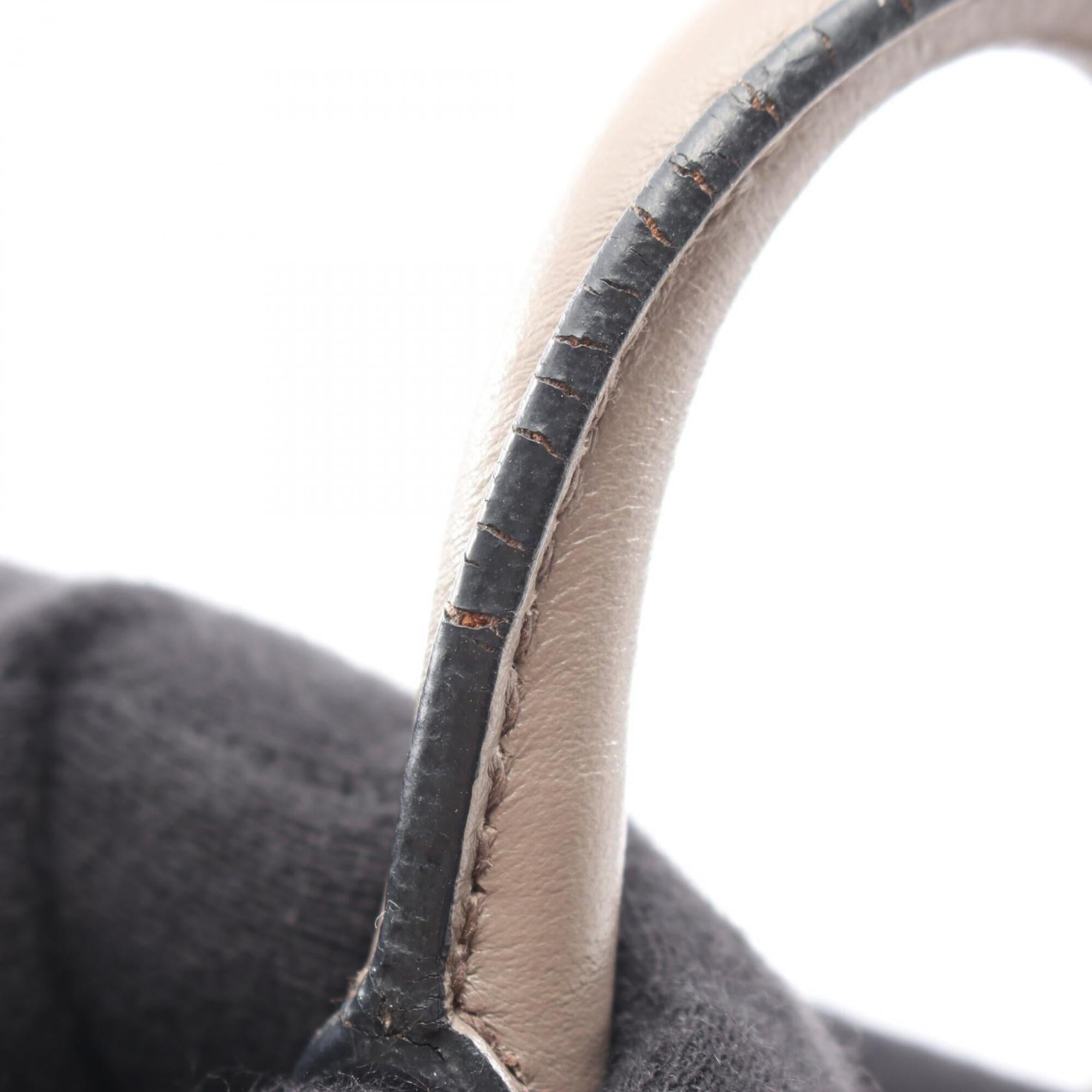 Prada Beige Leather Handbag (Pre-Owned)