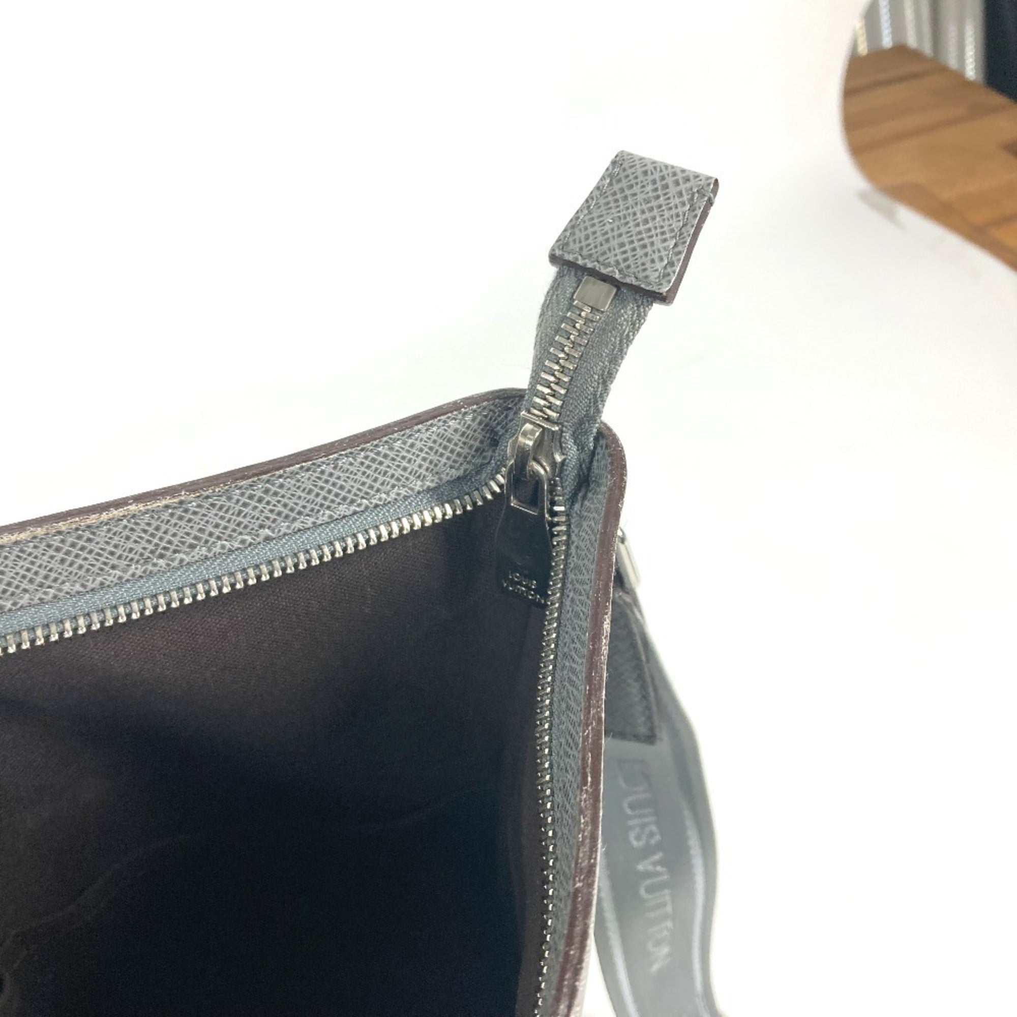 Louis Vuitton Gray Taiga Leather Pochette Shoulder Bag (Pre-Owned)