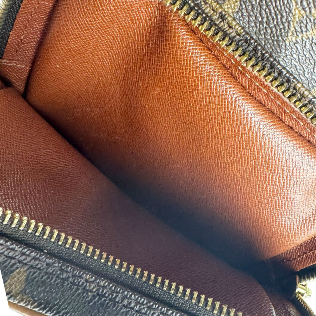 Louis Vuitton Brown Monogram Monogram Shoulder Bag (Pre-Owned)