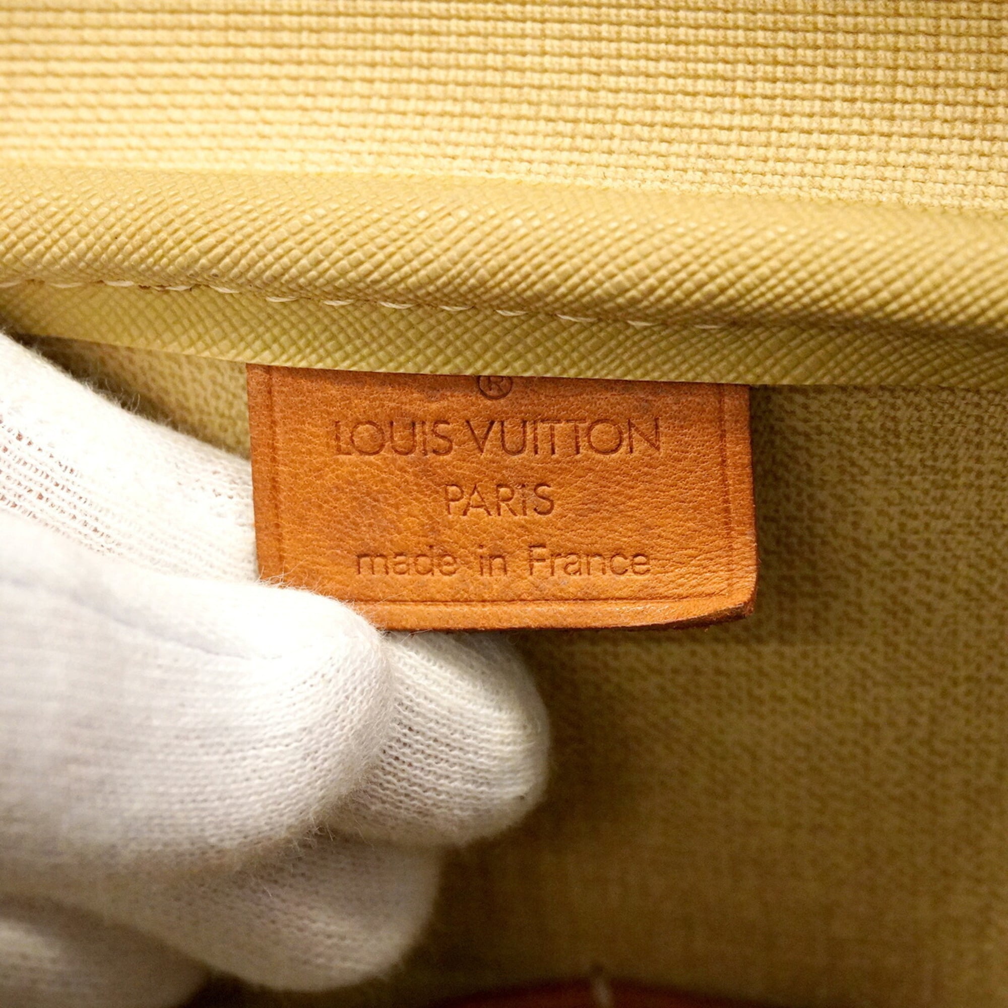 Louis Vuitton Brown Handbag (Pre-Owned)