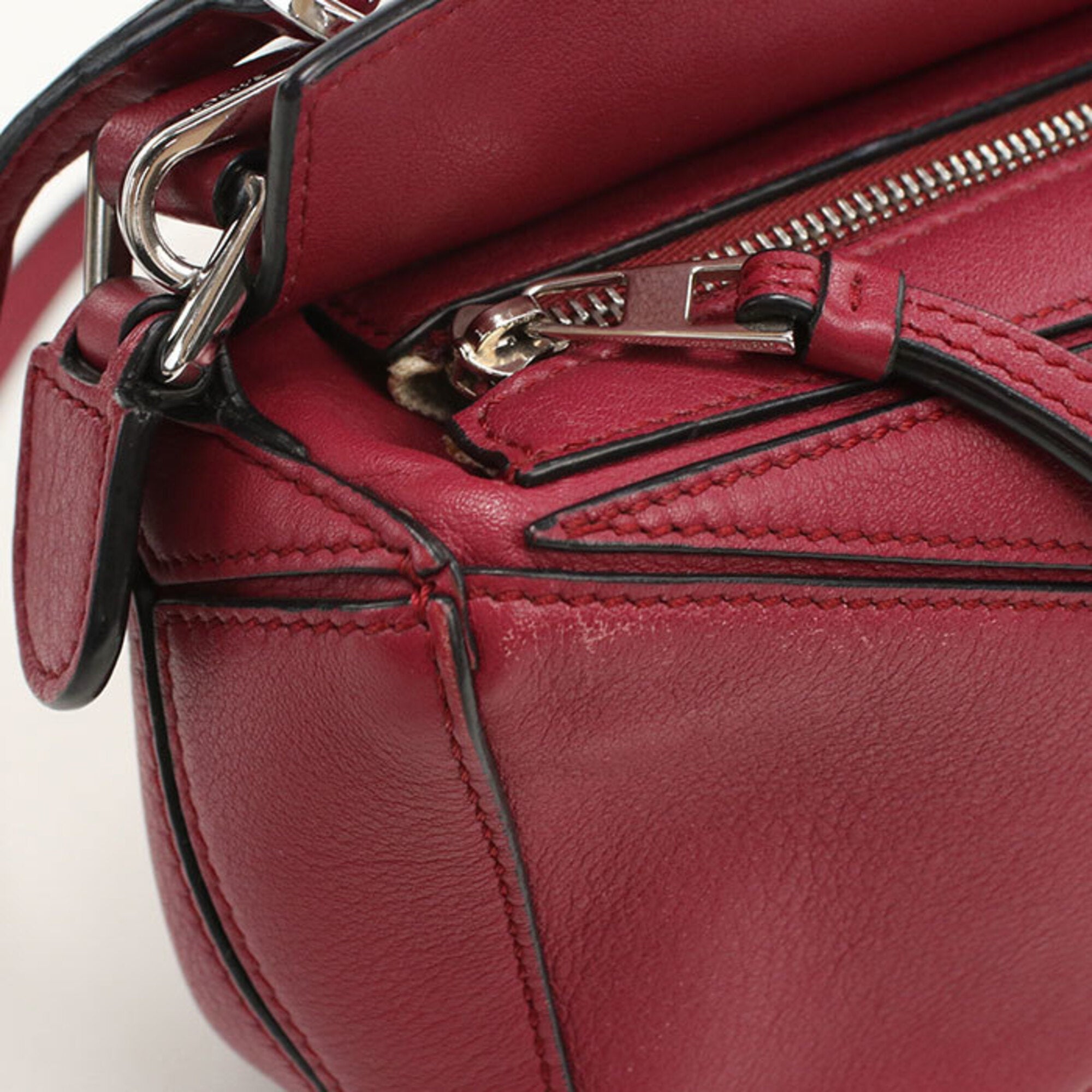 Loewe Red Color Leather Shoulder Bag (Pre-Owned)