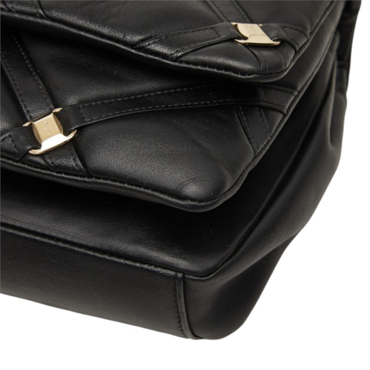 Salvatore Ferragamo Black Leather Shoulder Bag (Pre-Owned)