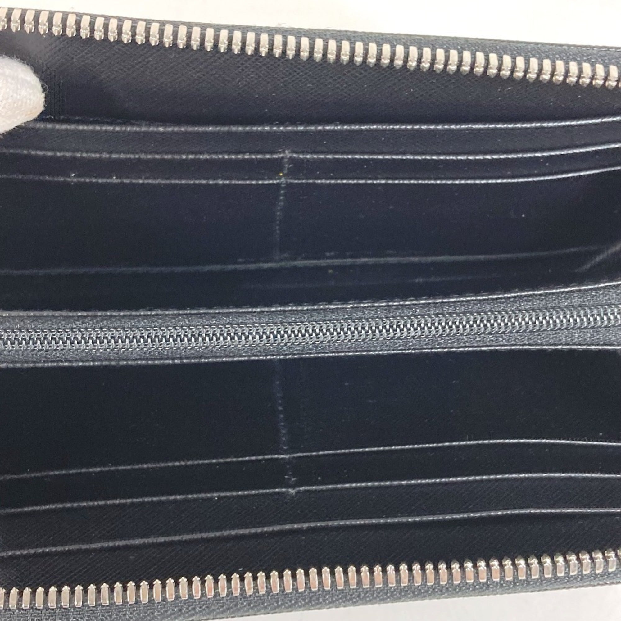 Salvatore Ferragamo Black Leather (Pre-Owned)