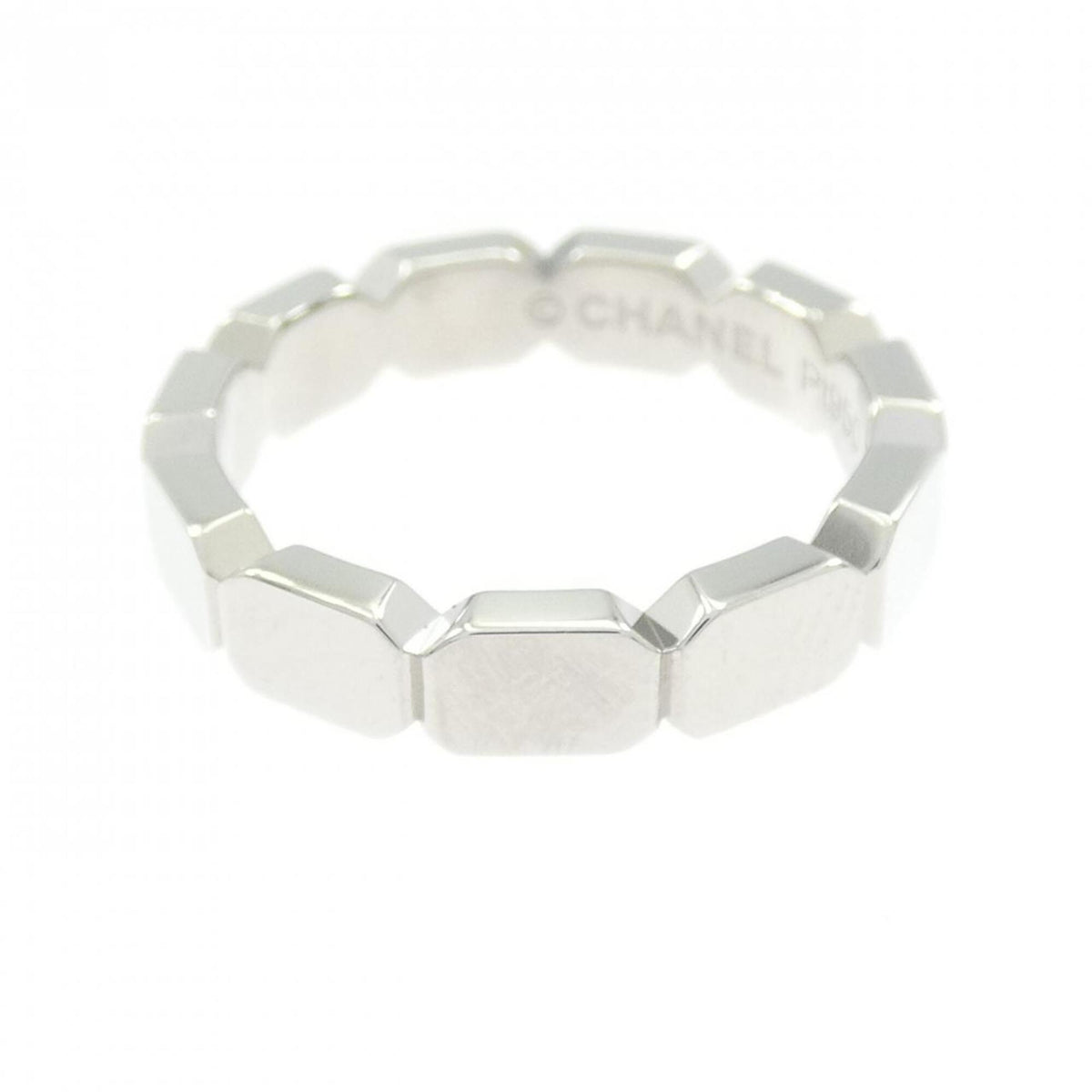 Chanel Platinum 950 Band Ring (Pre-Owned)