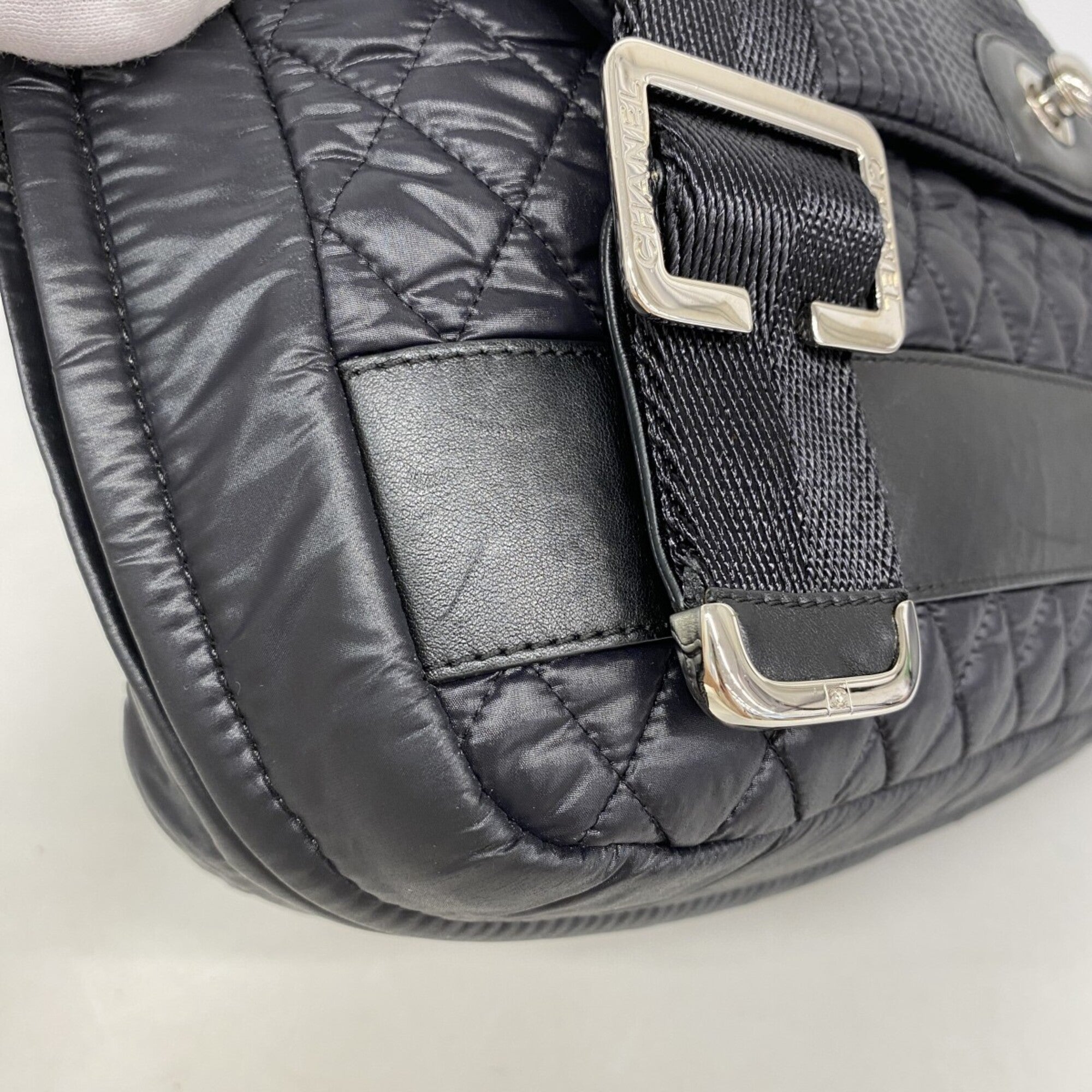 Chanel Black Nylon Shoulder Bag (Pre-Owned)