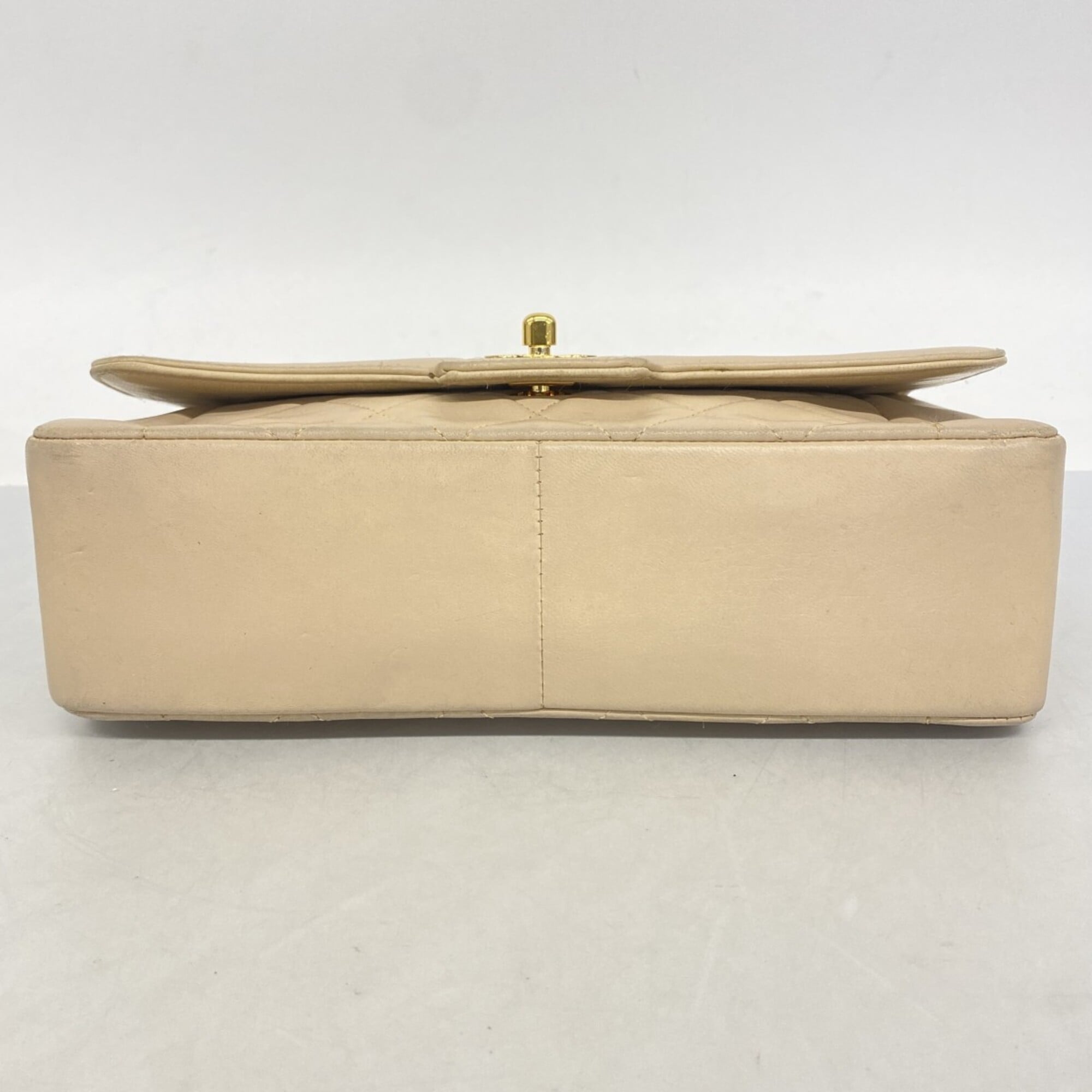 Chanel Beige Leather Shoulder Bag (Pre-Owned)