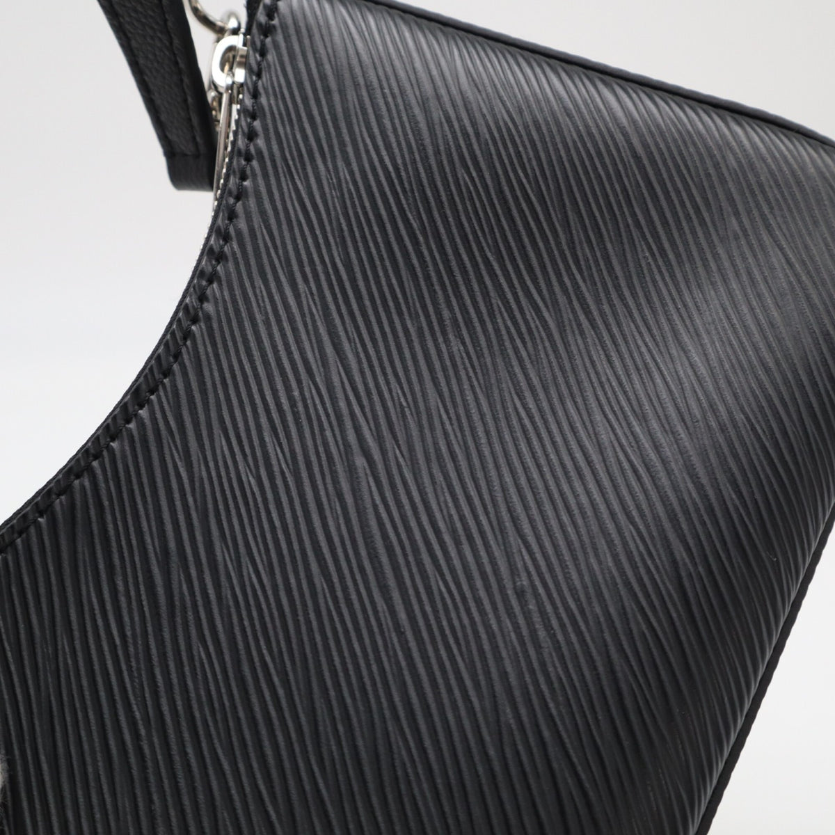 Louis Vuitton Epi Black Noir White Leather Handbag (Pre-Owned)