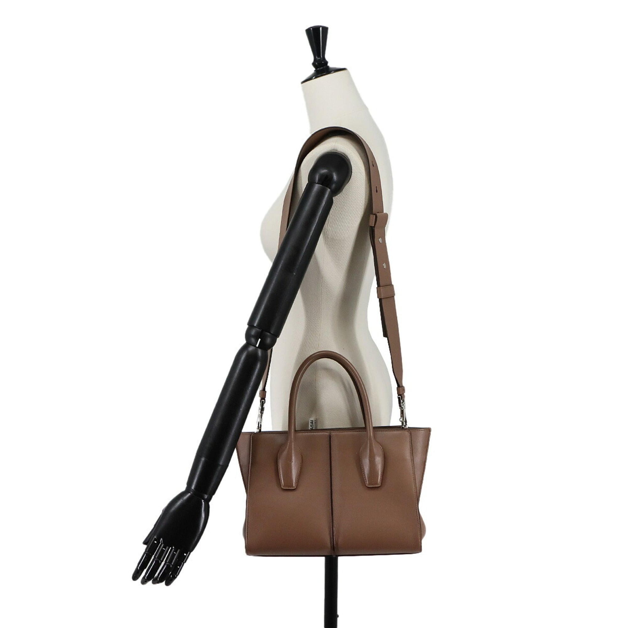 Tod's Brown Leather Handbag (Pre-Owned)