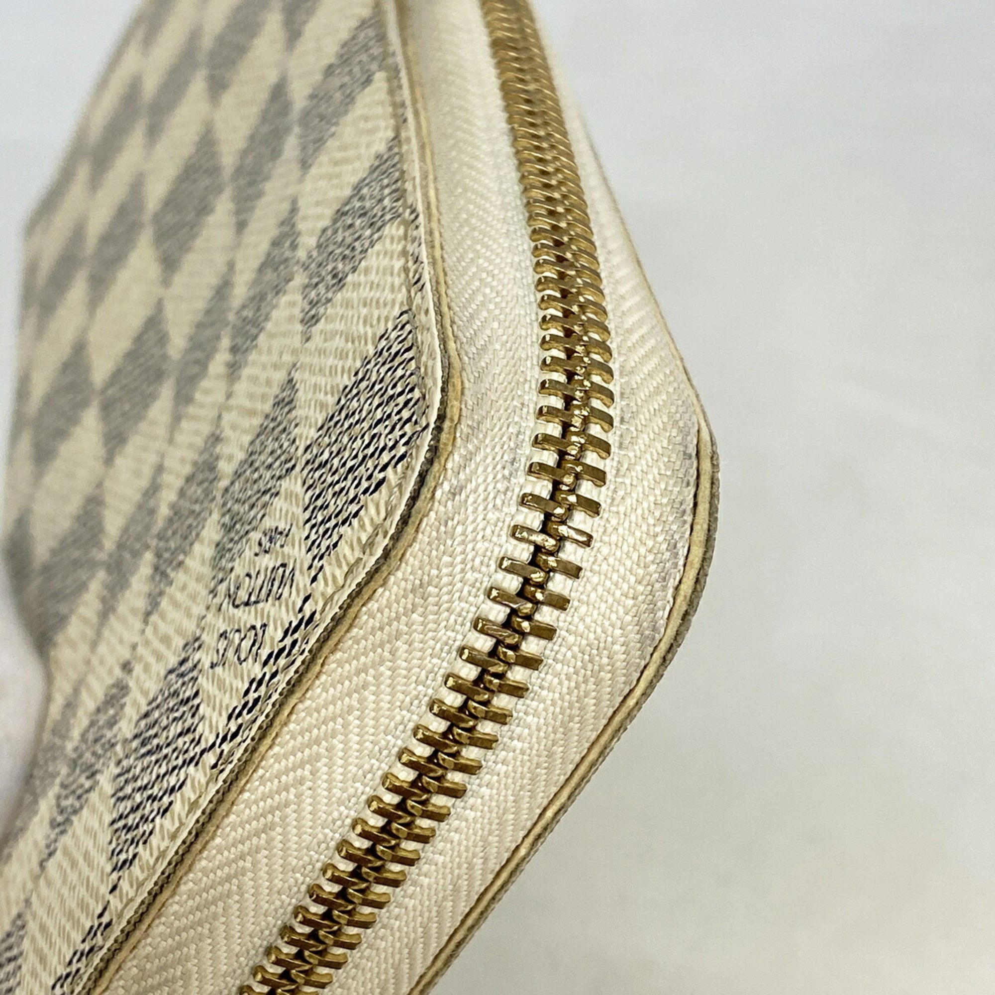 Louis Vuitton White Long Wallet (Bi-Fold) (Pre-Owned)