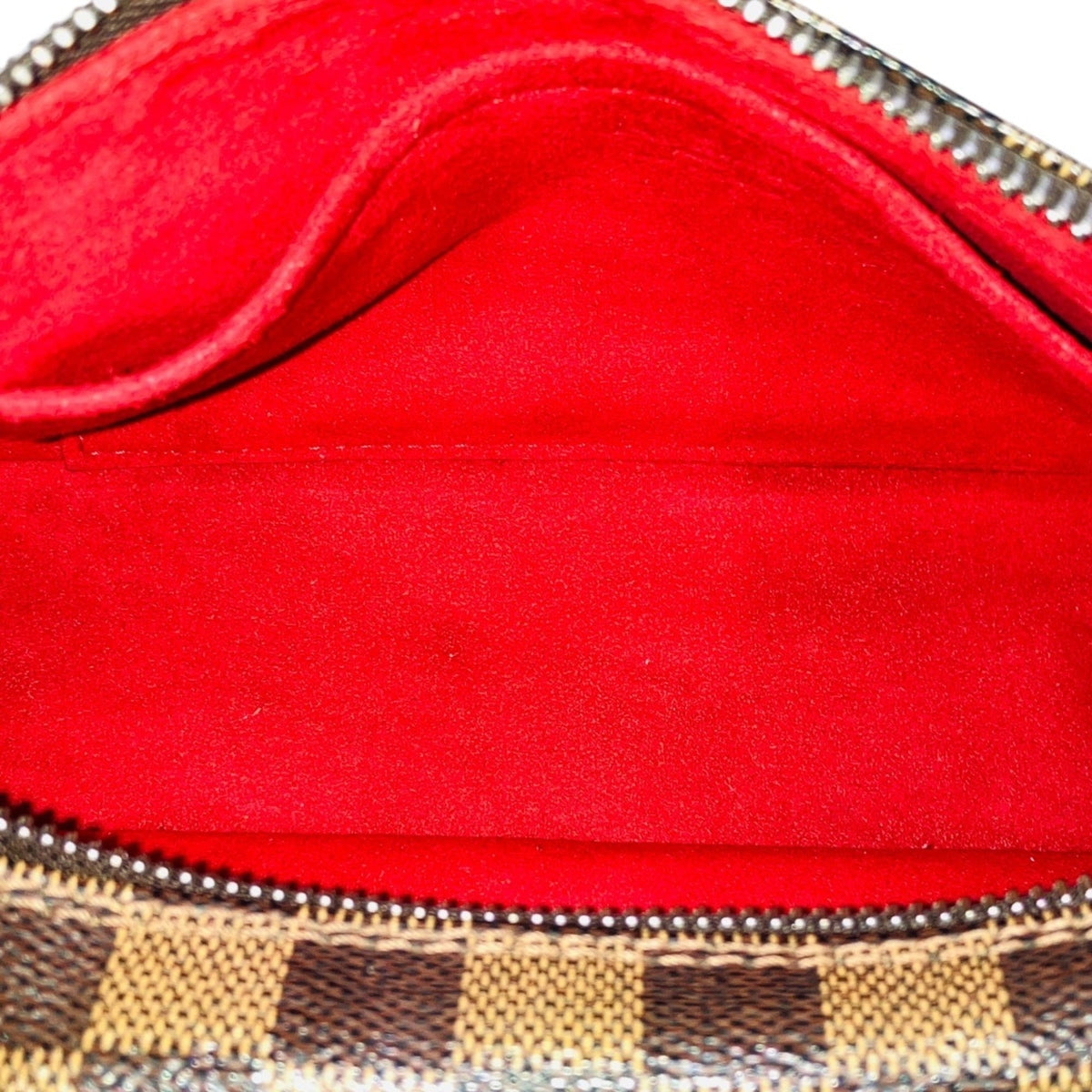 Louis Vuitton Brown Shoulder Bag (Pre-Owned)