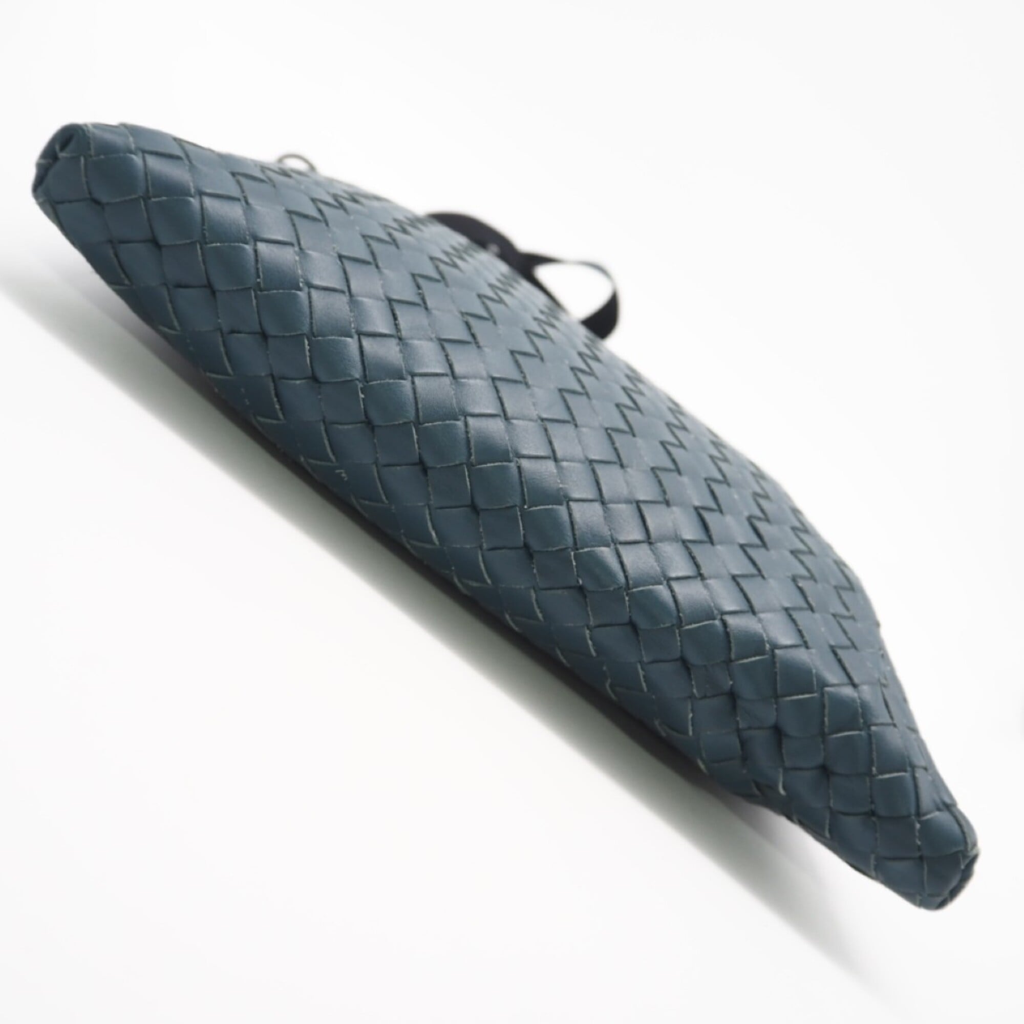 Bottega Veneta Intrecciato Green Leather Shoulder Bag (Pre-Owned)