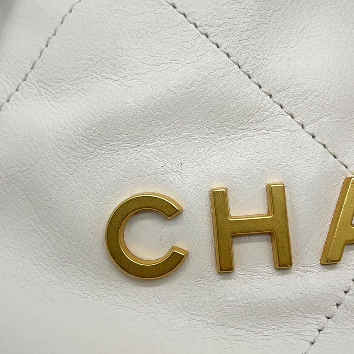 Chanel White Leather Handbag Shoulder Bag (Pre-Owned)