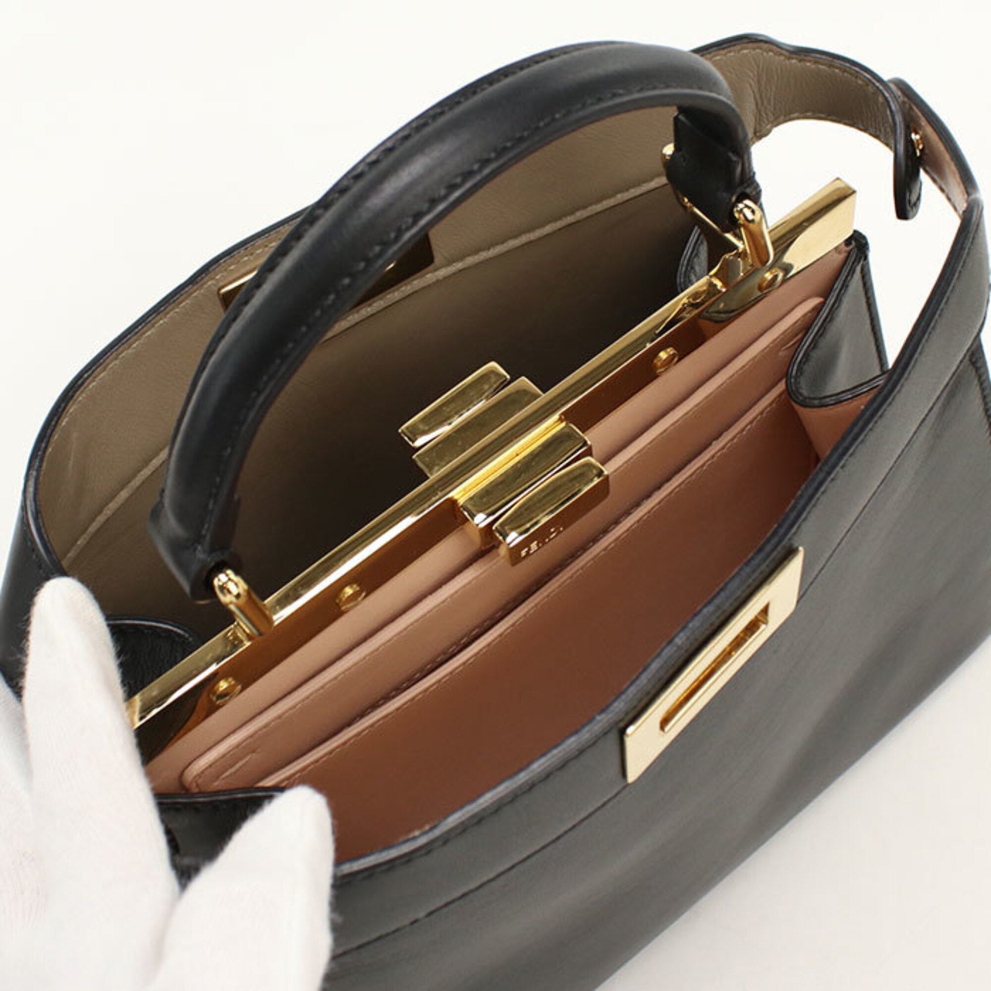 Fendi Black Leather Handbag (Pre-Owned)