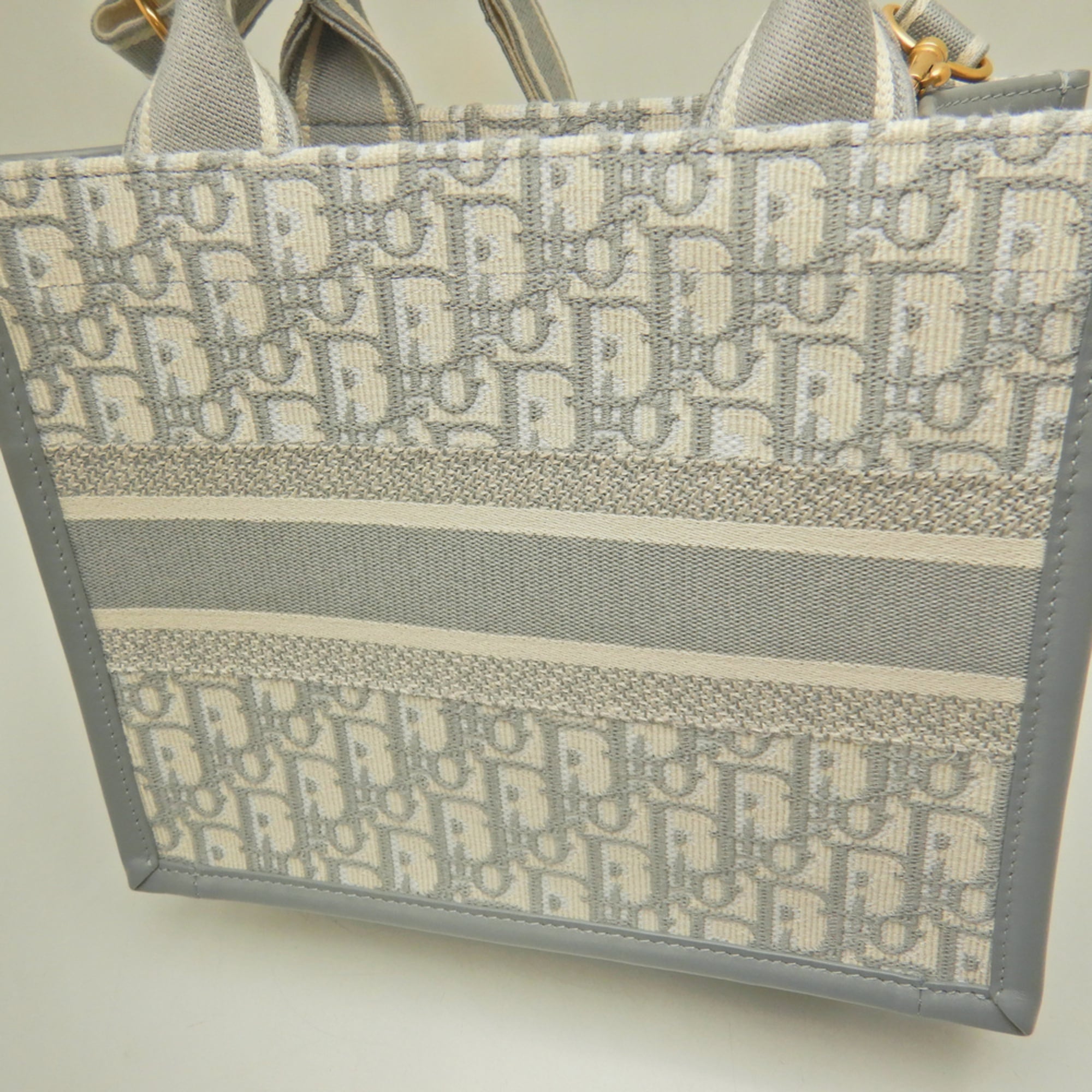 Christian Dior Gray Leather Tote Bag (Pre-Owned)