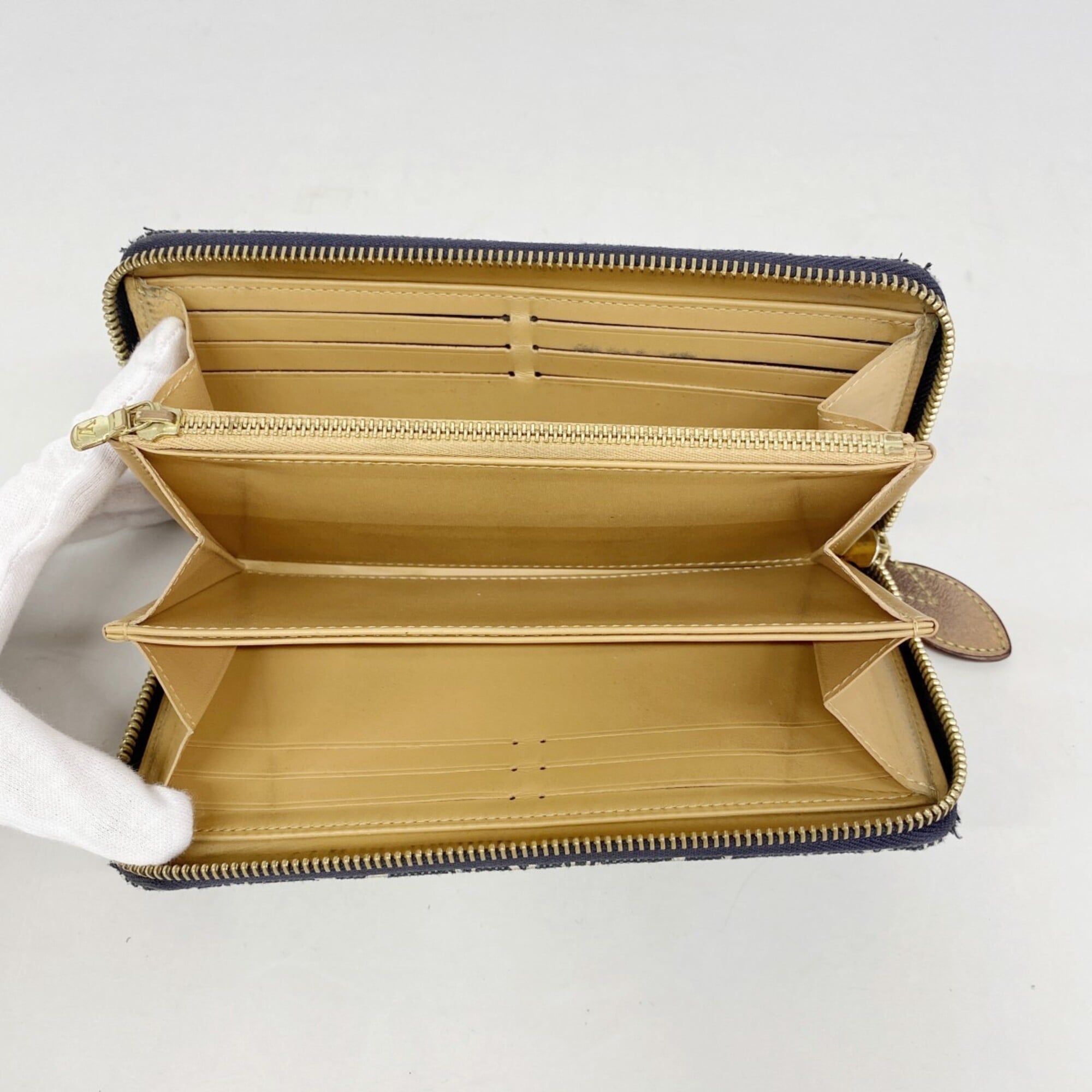 Louis Vuitton Blue Long Wallet (Bi-Fold) (Pre-Owned)