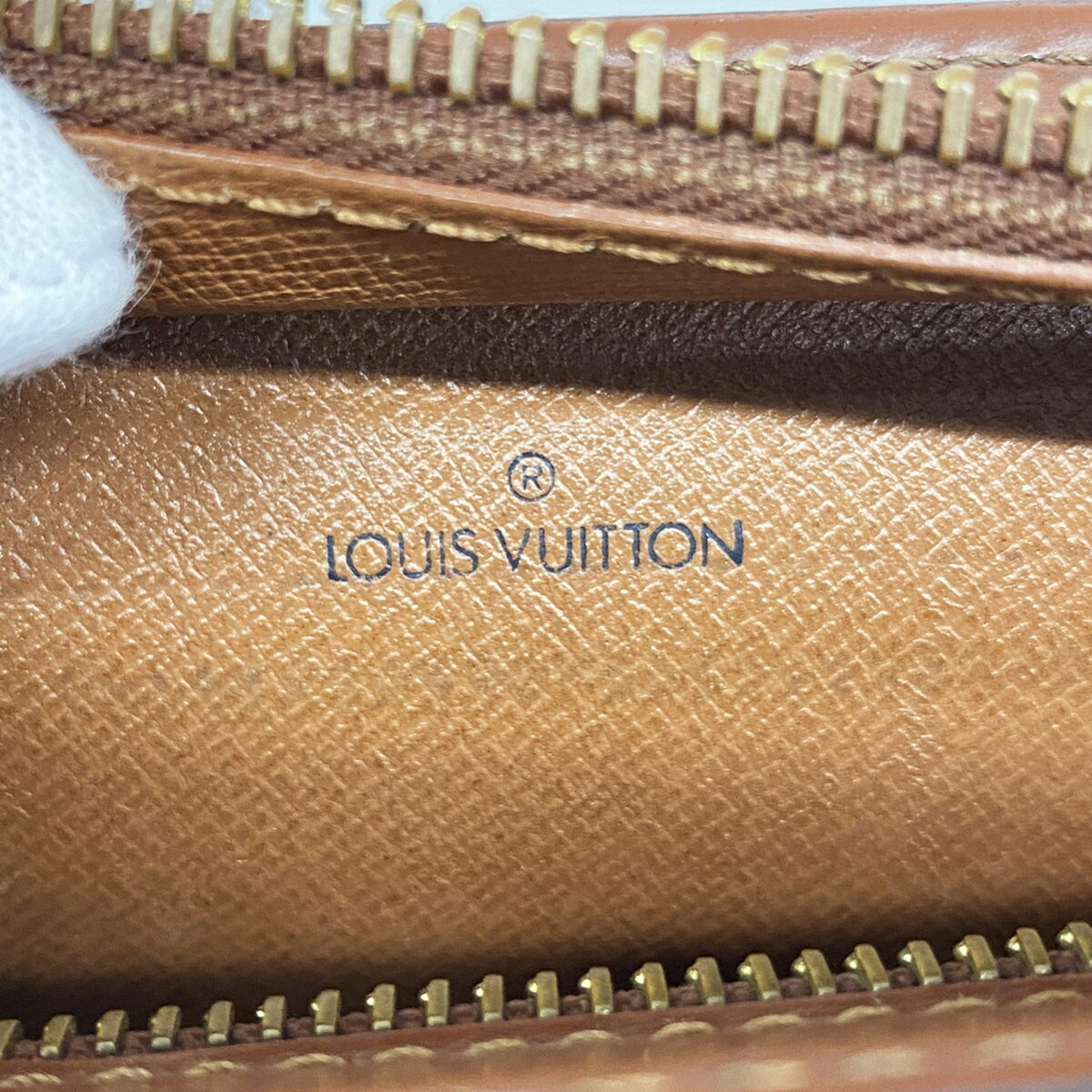 Louis Vuitton Brown Clutch Bag (Pre-Owned)