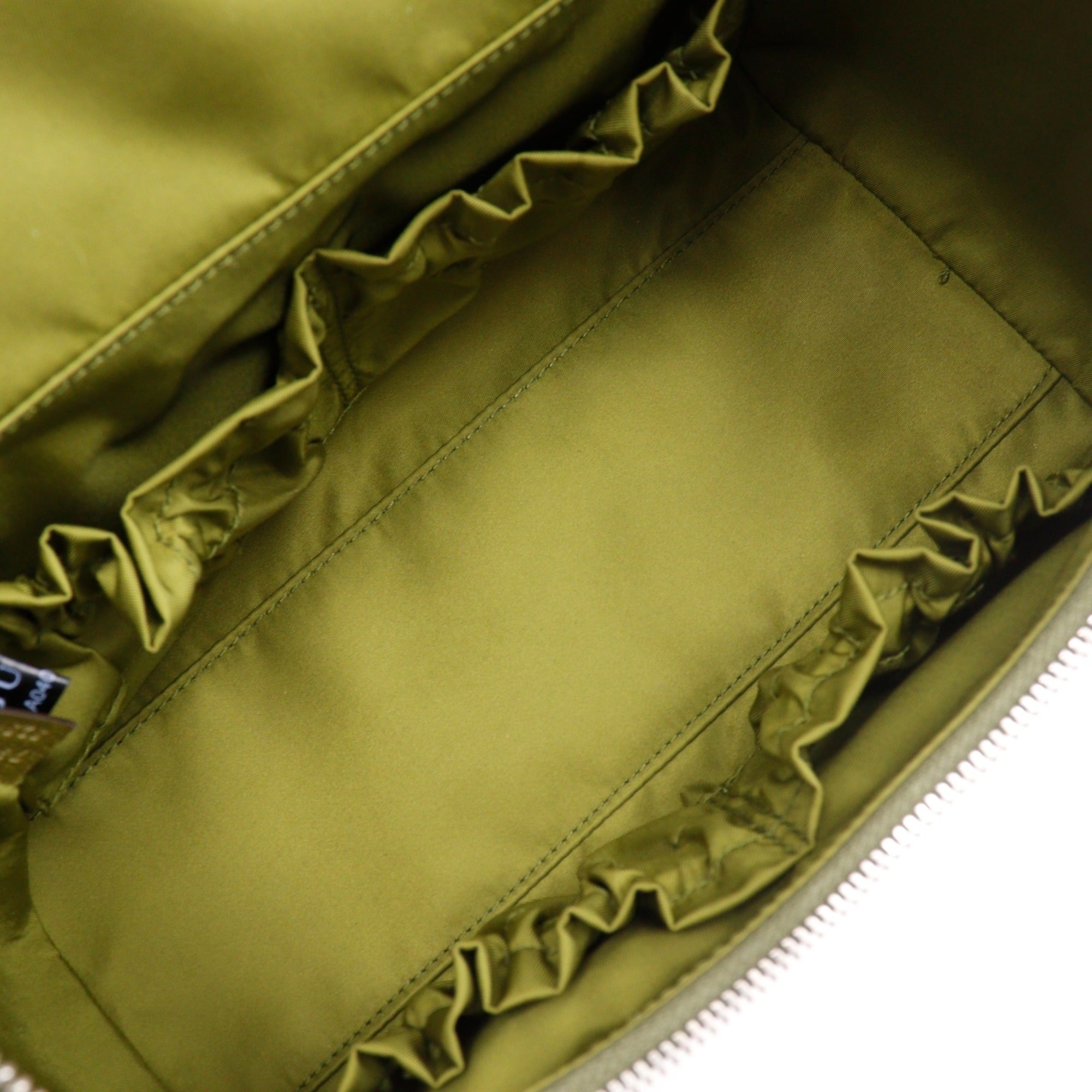 Gucci Green Gg Canvas Handbag Pouch (Pre-Owned)