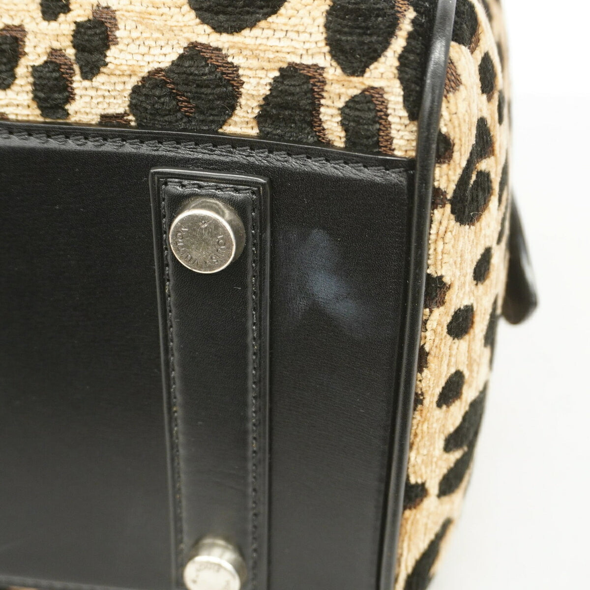 Louis Vuitton Beige Black Handbag (Pre-Owned)