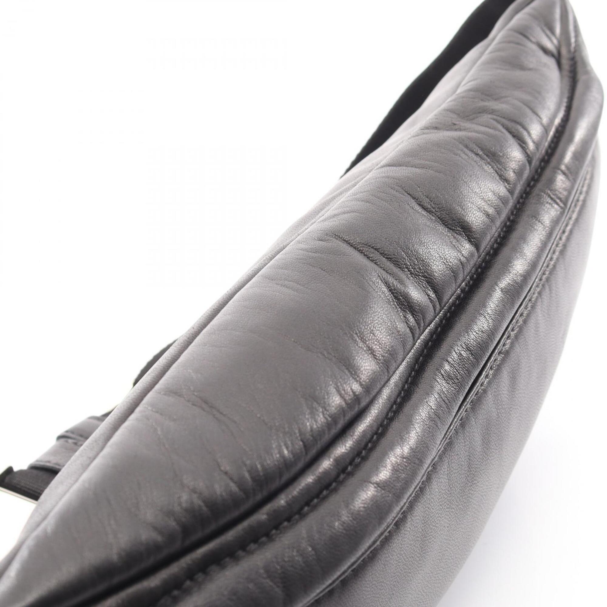 Prada Black Leather Fanny Pack Handbag (Pre-Owned)