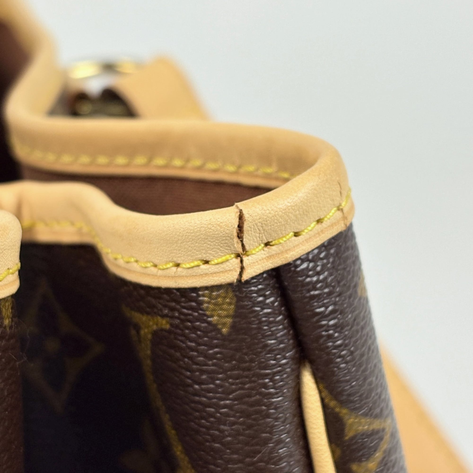 Louis Vuitton Brown Monogram Handbag Tote Bag (Pre-Owned)