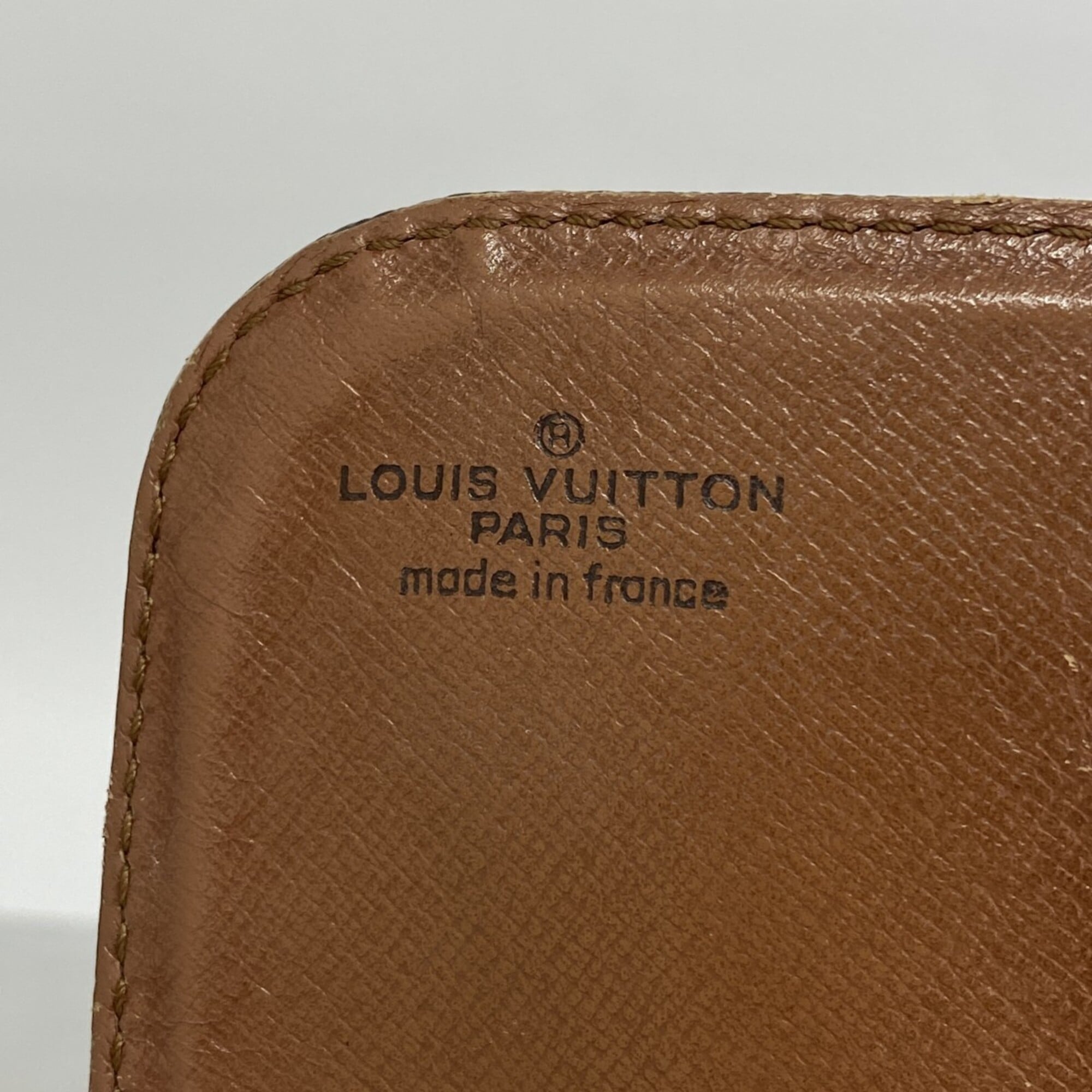 Louis Vuitton Brown Shoulder Bag (Pre-Owned)