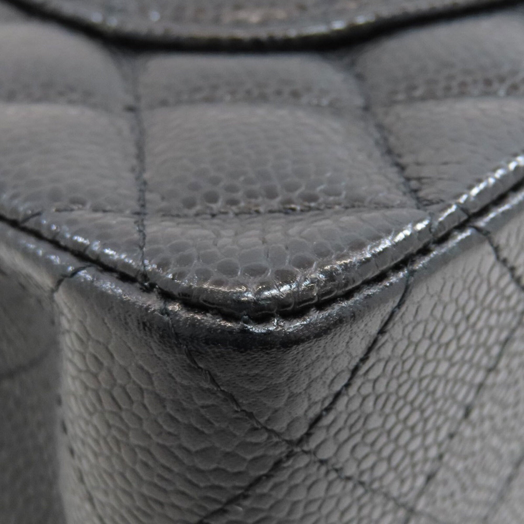 Chanel Matelasse Black Leather Shoulder Bag (Pre-Owned)