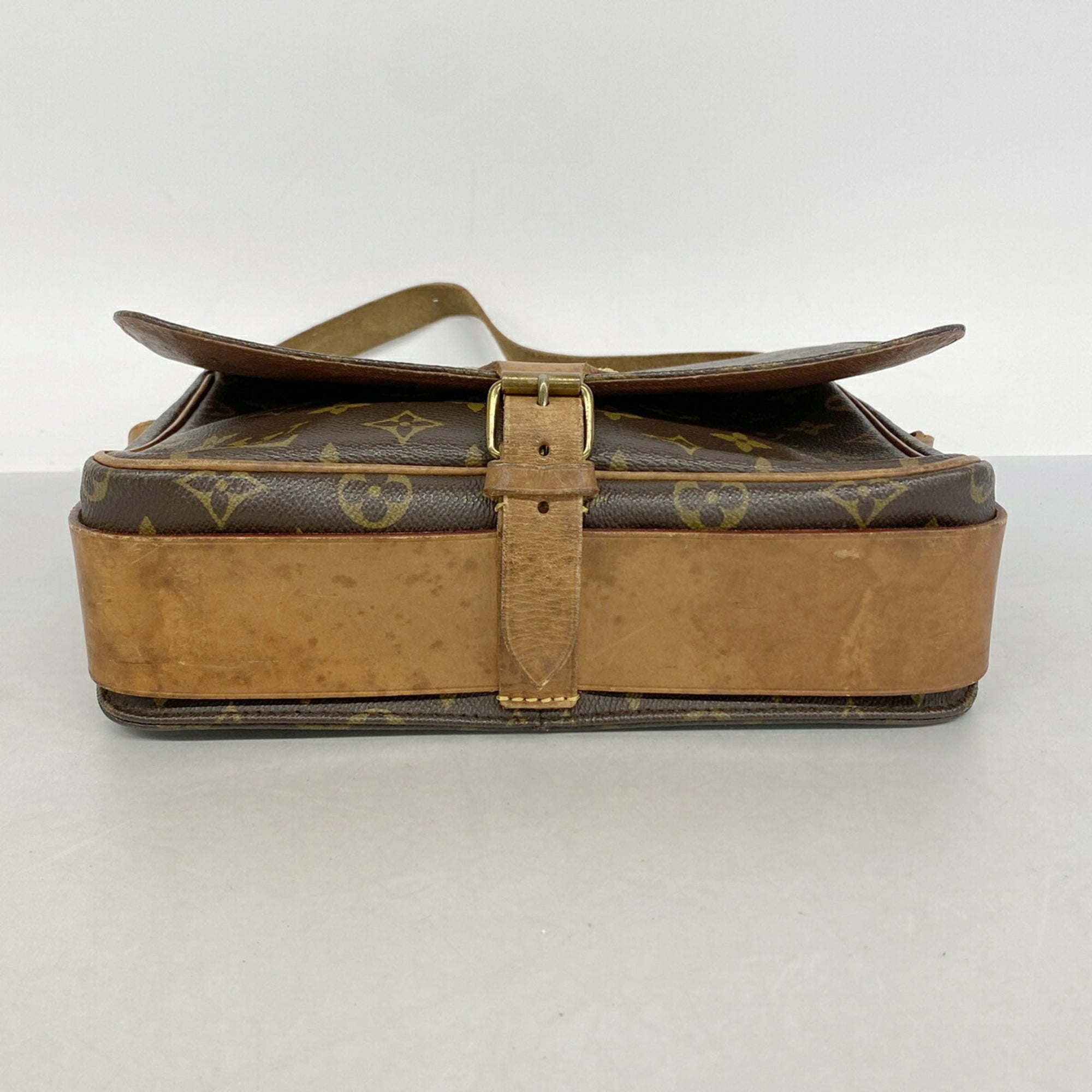 Louis Vuitton Brown Shoulder Bag (Pre-Owned)