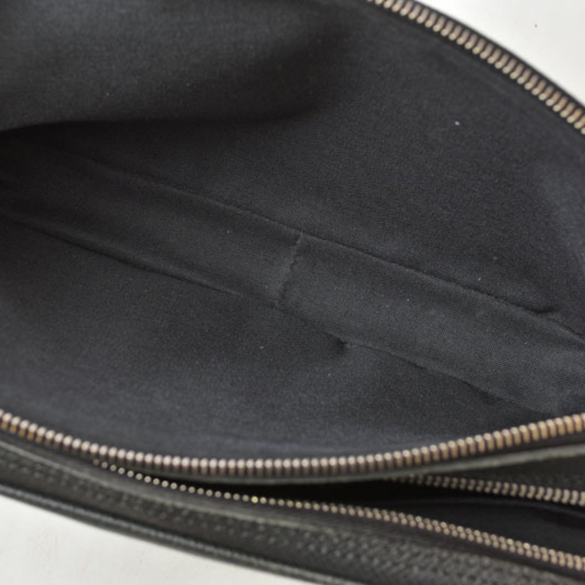 Louis Vuitton Ardoise Black Taiga Leather Clutch Bag (Pre-Owned)
