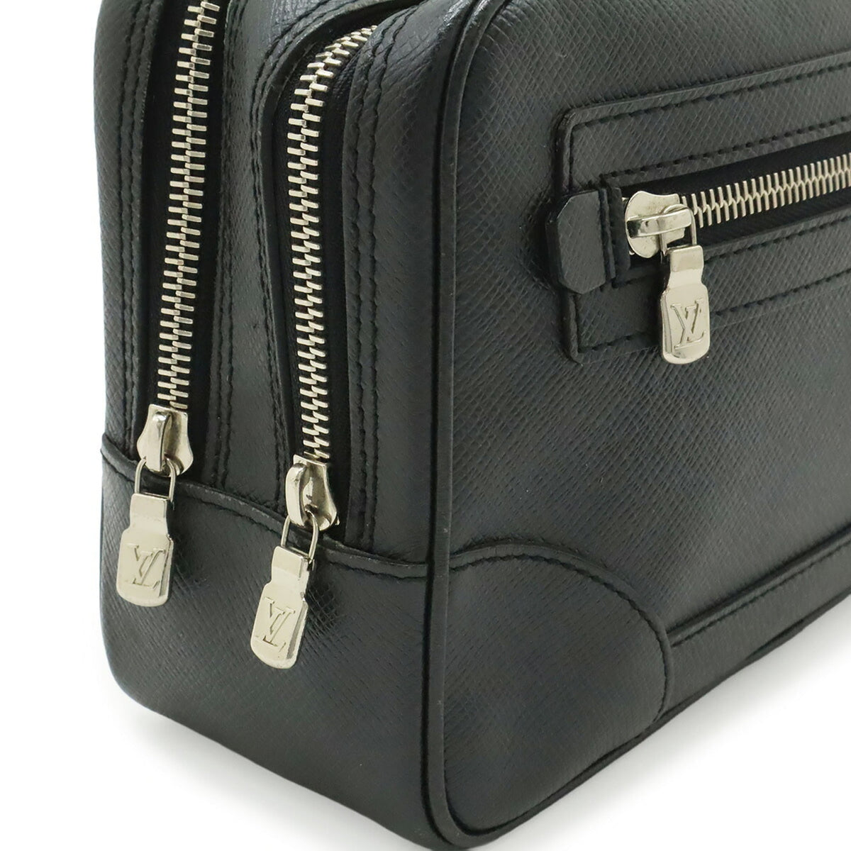 Louis Vuitton Ardoise Black Taiga Leather Clutch Bag (Pre-Owned)