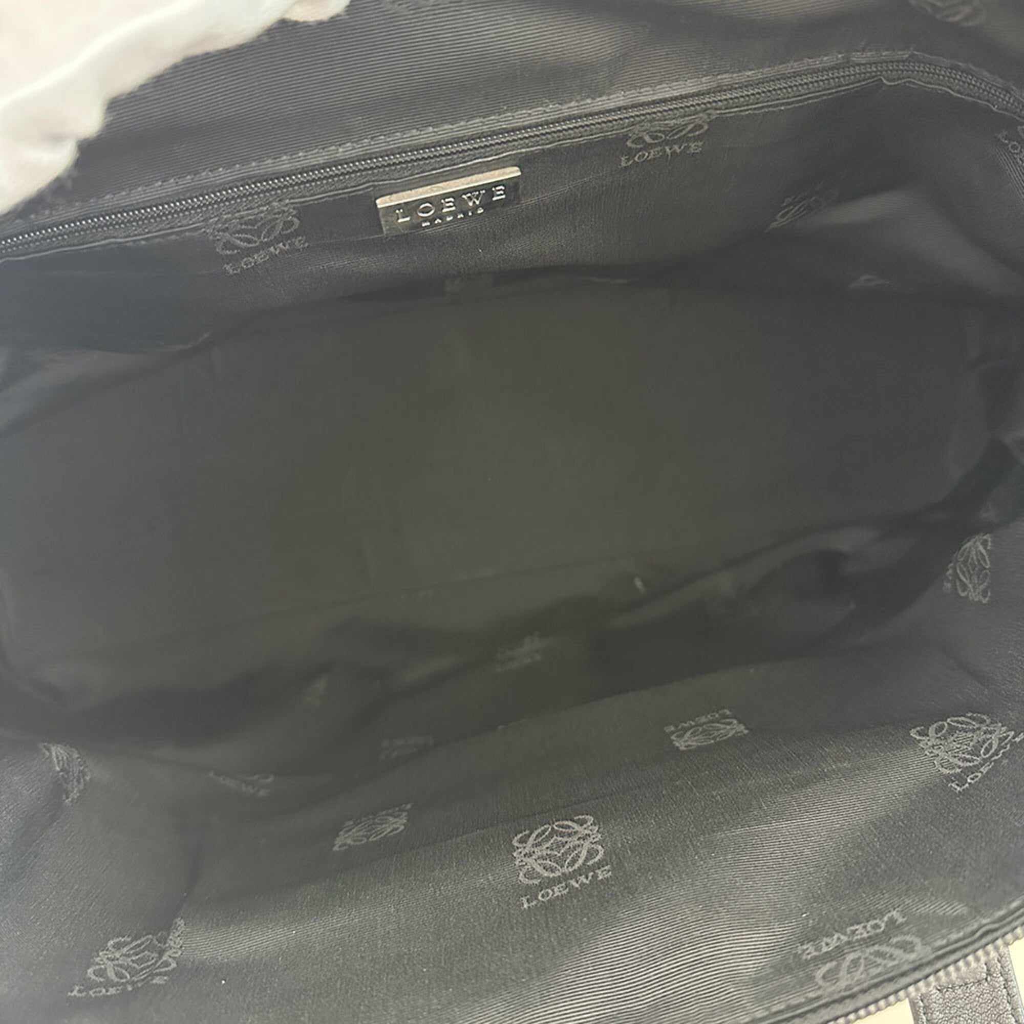 Loewe Black Leather Handbag Shoulder Bag (Pre-Owned)
