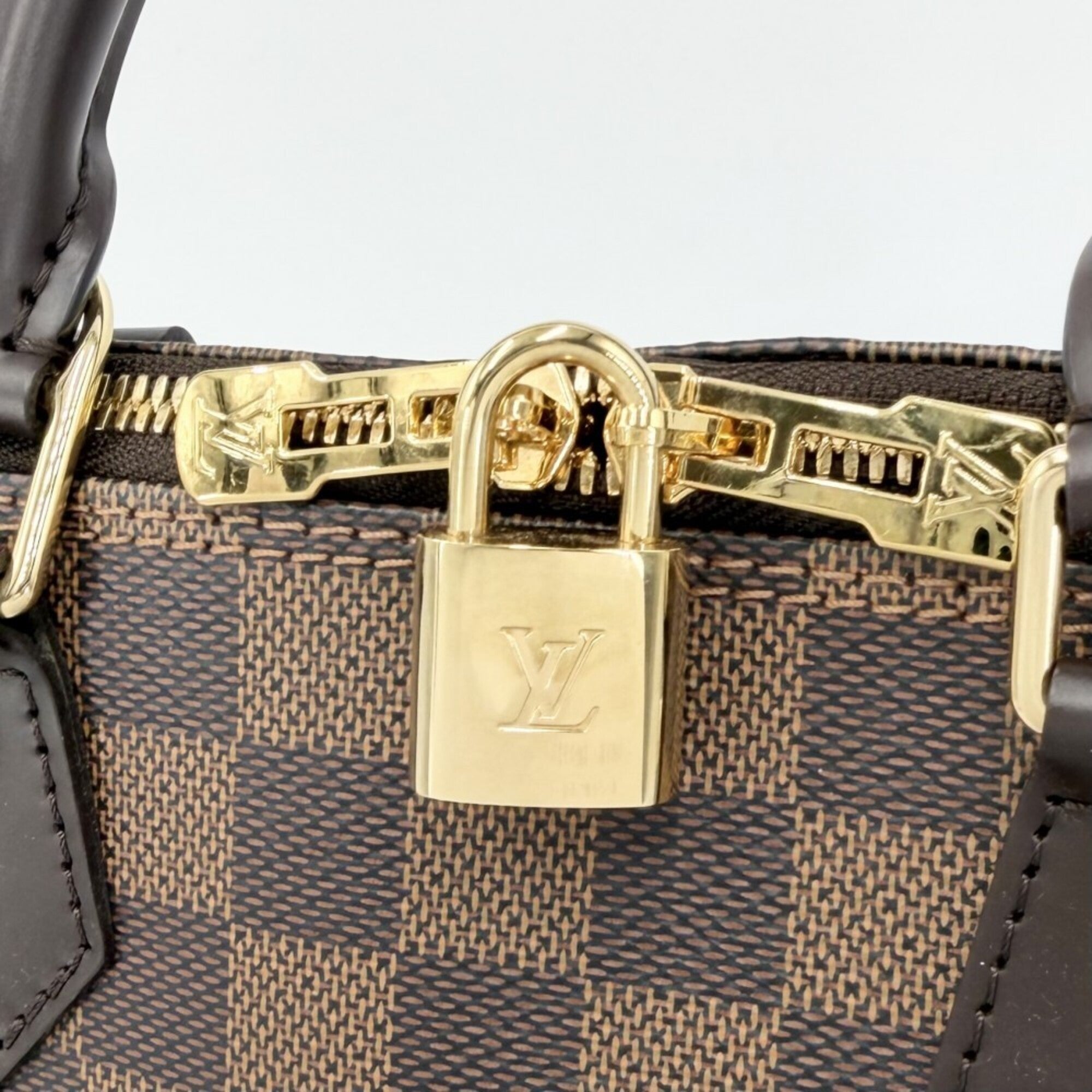 Louis Vuitton Brown Damier Canvas Handbag (Pre-Owned)