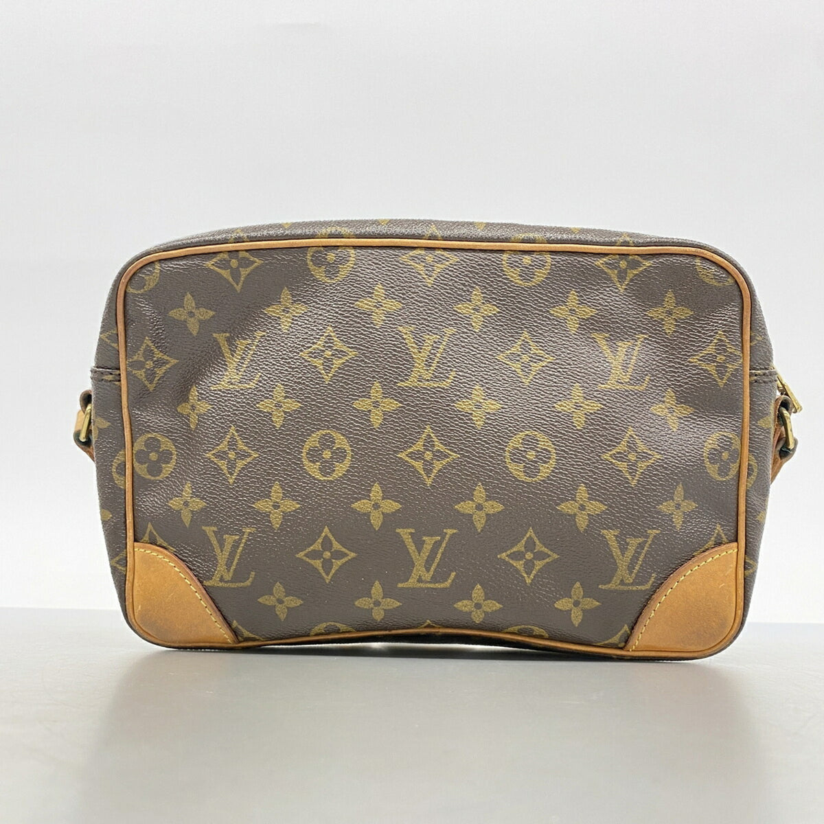Louis Vuitton Brown Shoulder Bag (Pre-Owned)