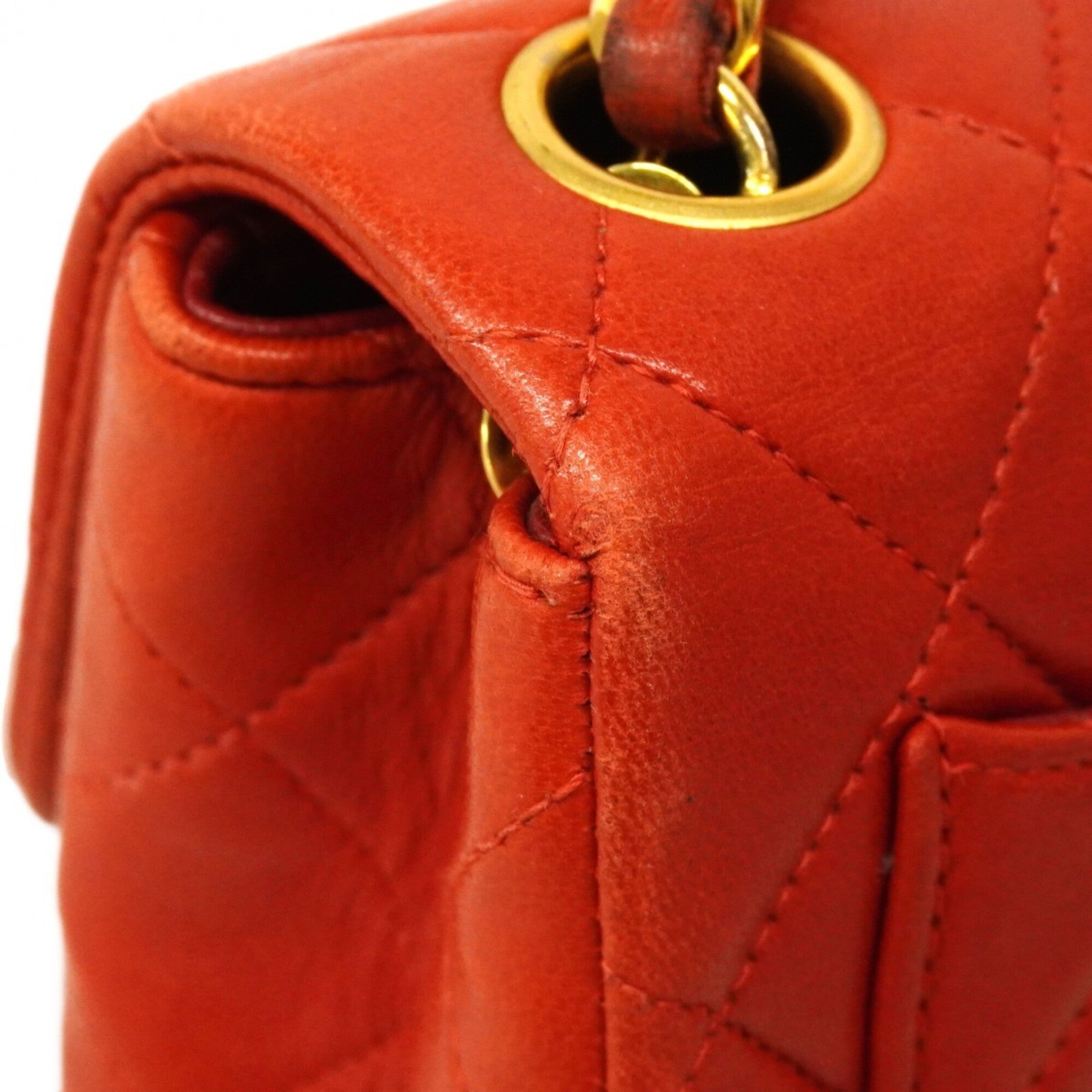 Chanel Red Color Leather Shoulder Bag (Pre-Owned)
