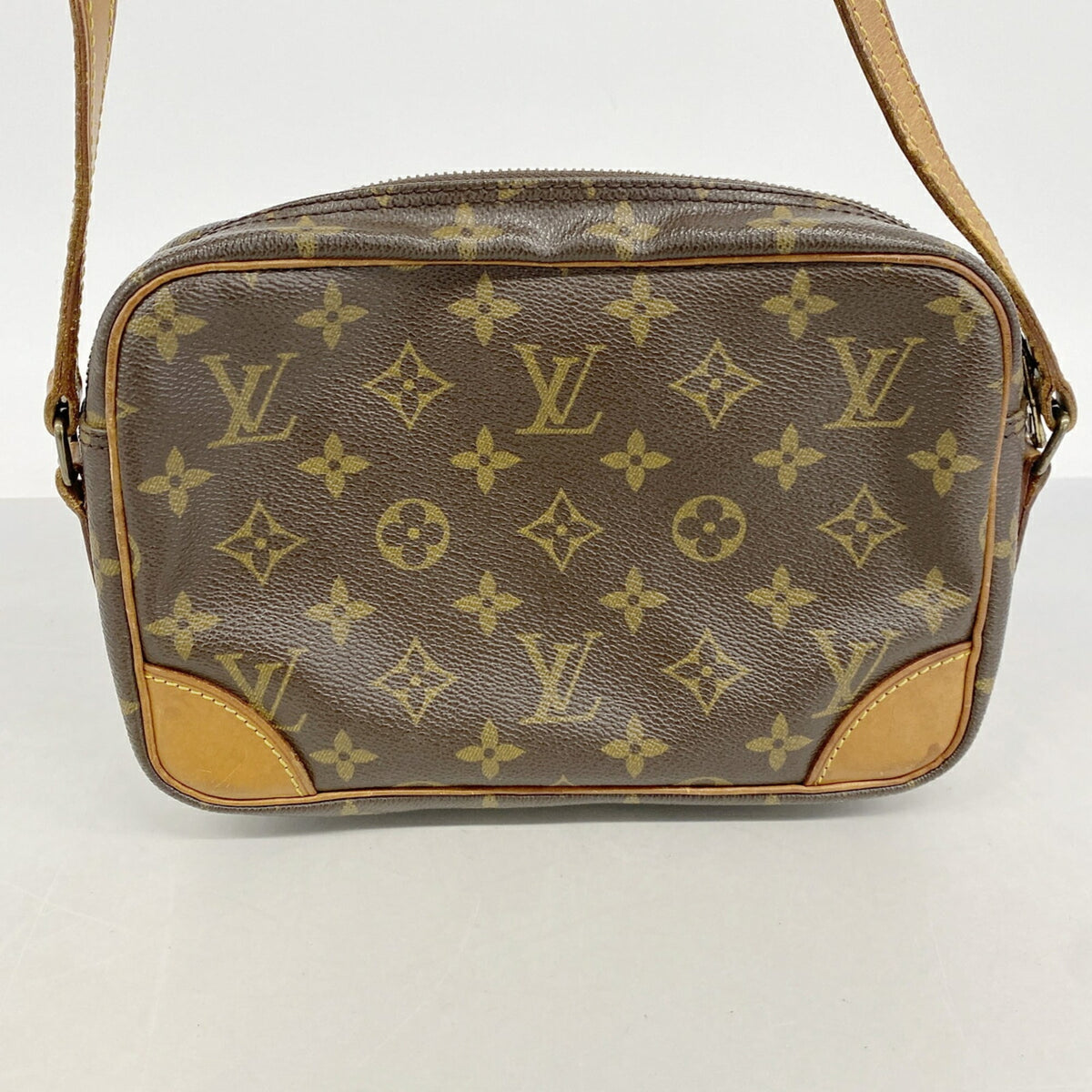 Louis Vuitton Brown Shoulder Bag (Pre-Owned)